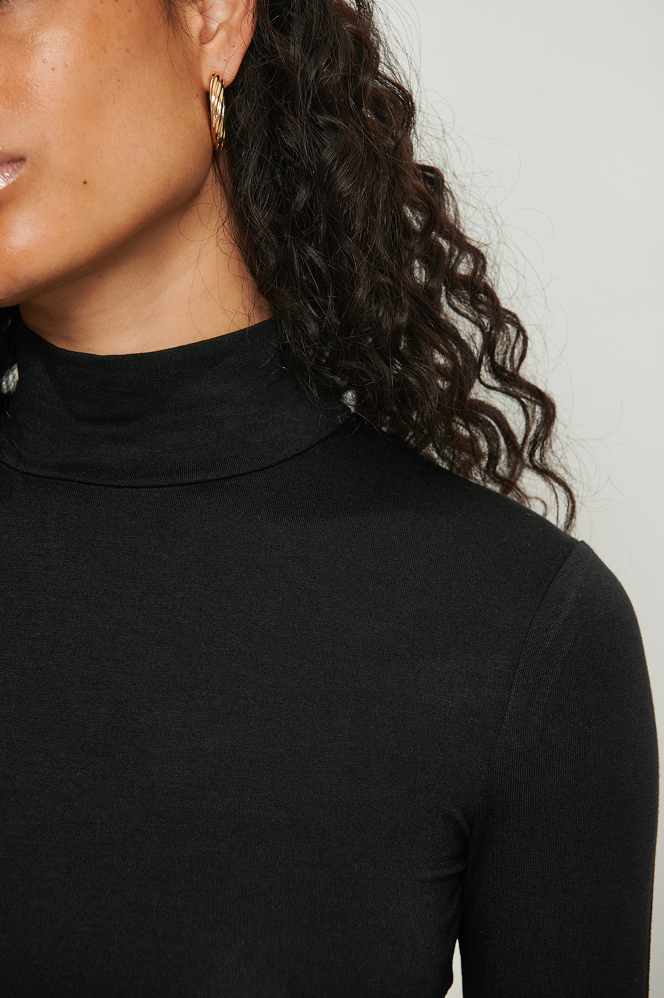 Long Sleeved Turtle Neck Sweater Black 