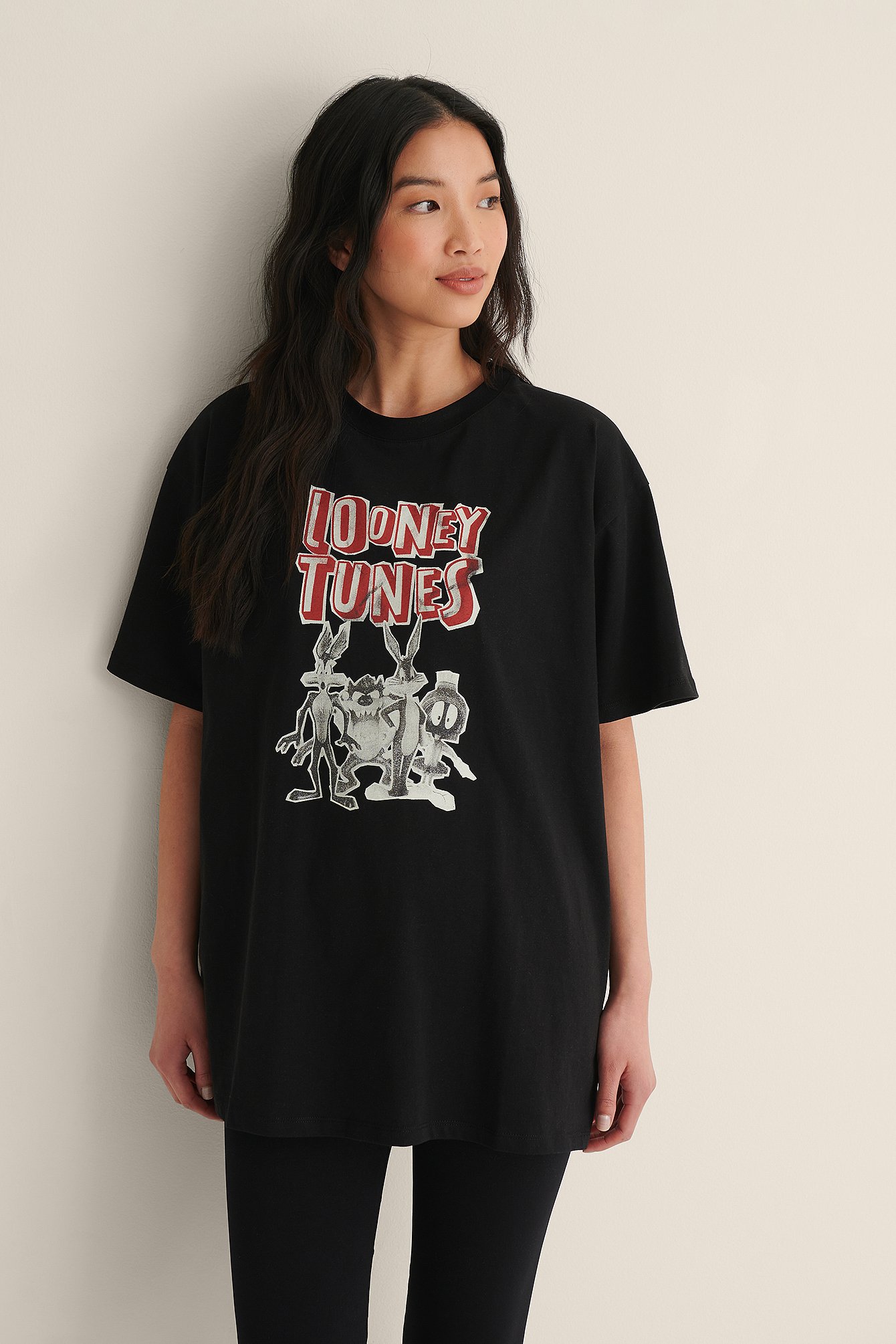 Black Collage Looney Tunes T-Shirt I Overstørrelse