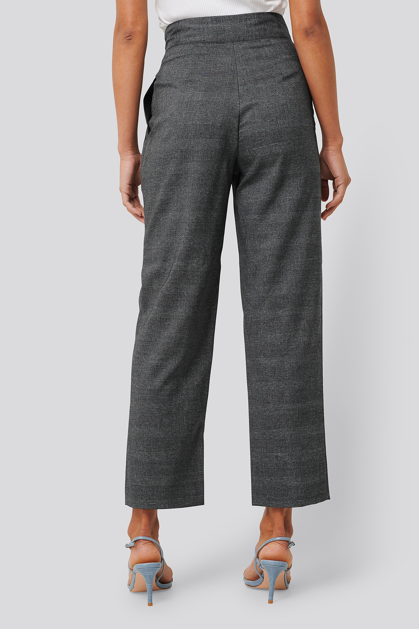 Loose Fit Plaid Cropped Pants Grey | na 