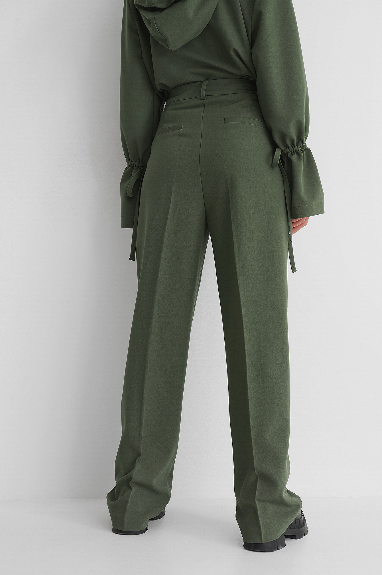 Loose Fit Suit Pants Green | na-kd.com