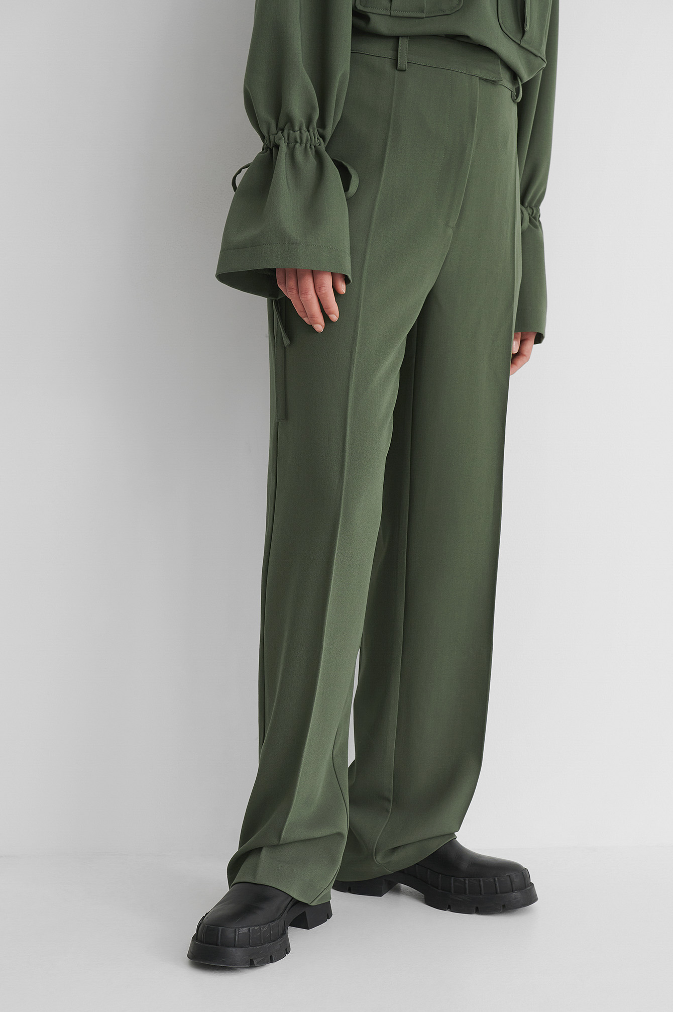 Loose Fit Suit Pants Green | na-kd.com