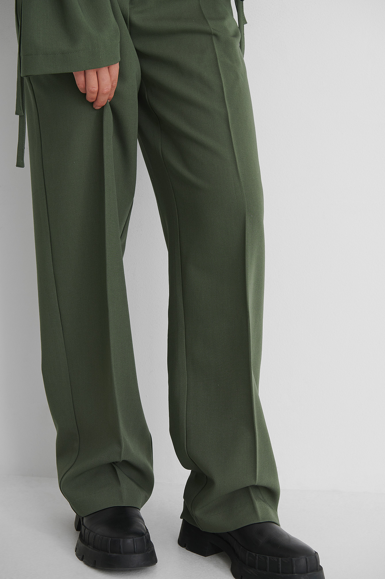Loose Fit Suit Pants Green | na-kd.com