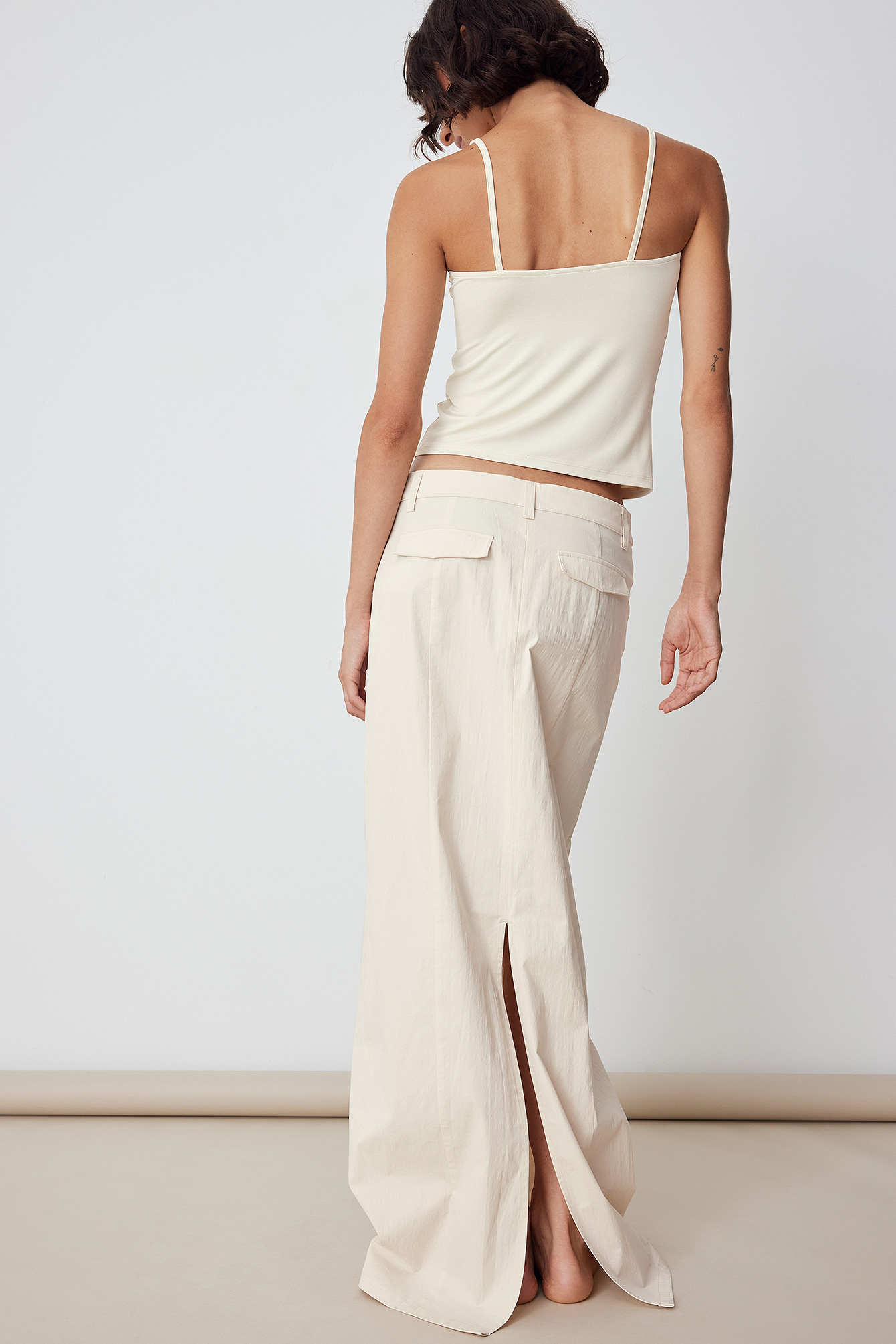 Low Waisted Long Cargo Skirt Beige