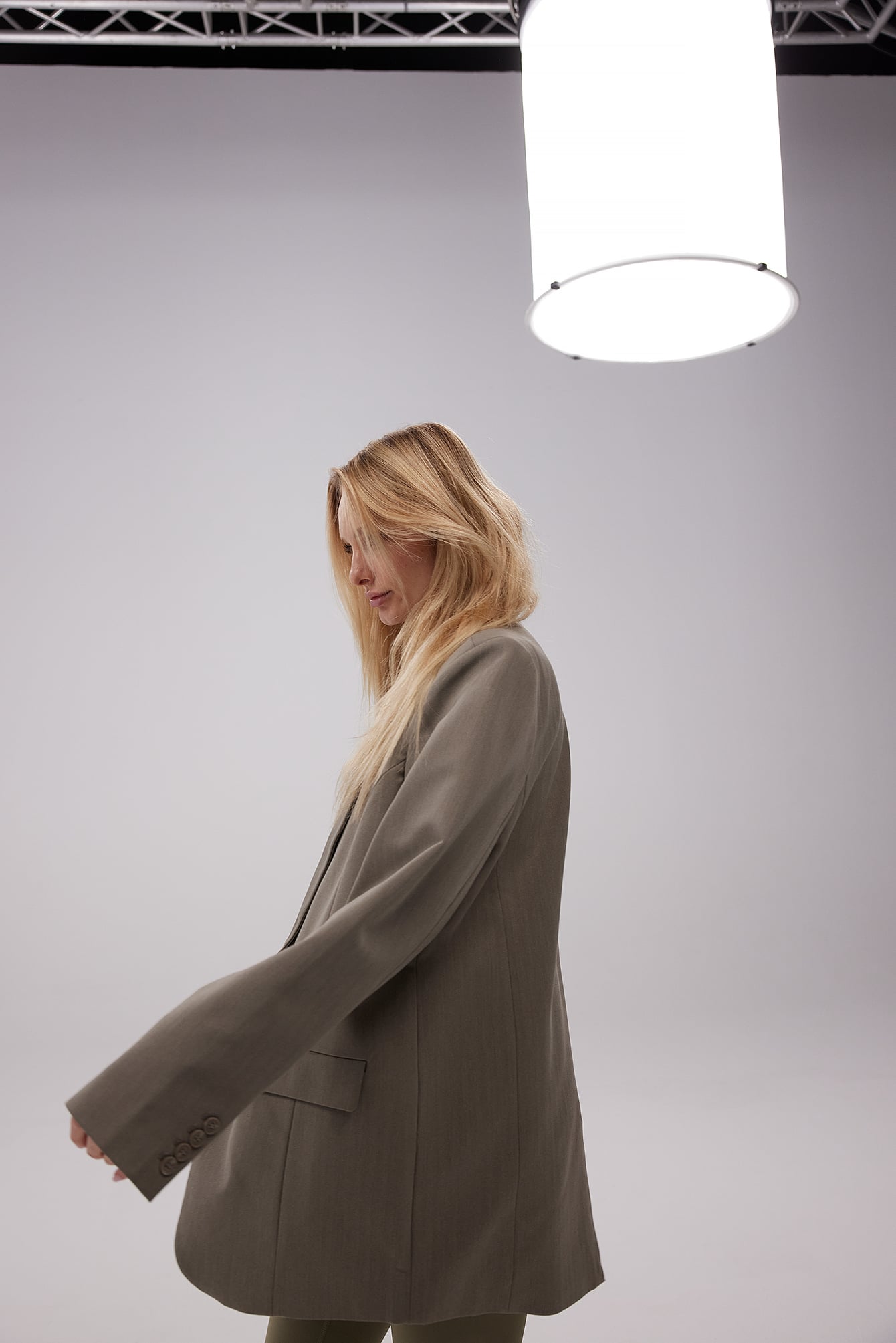 JOSEFINE HJ X NA-KD MEN'S FIT BLAZER BEIGE