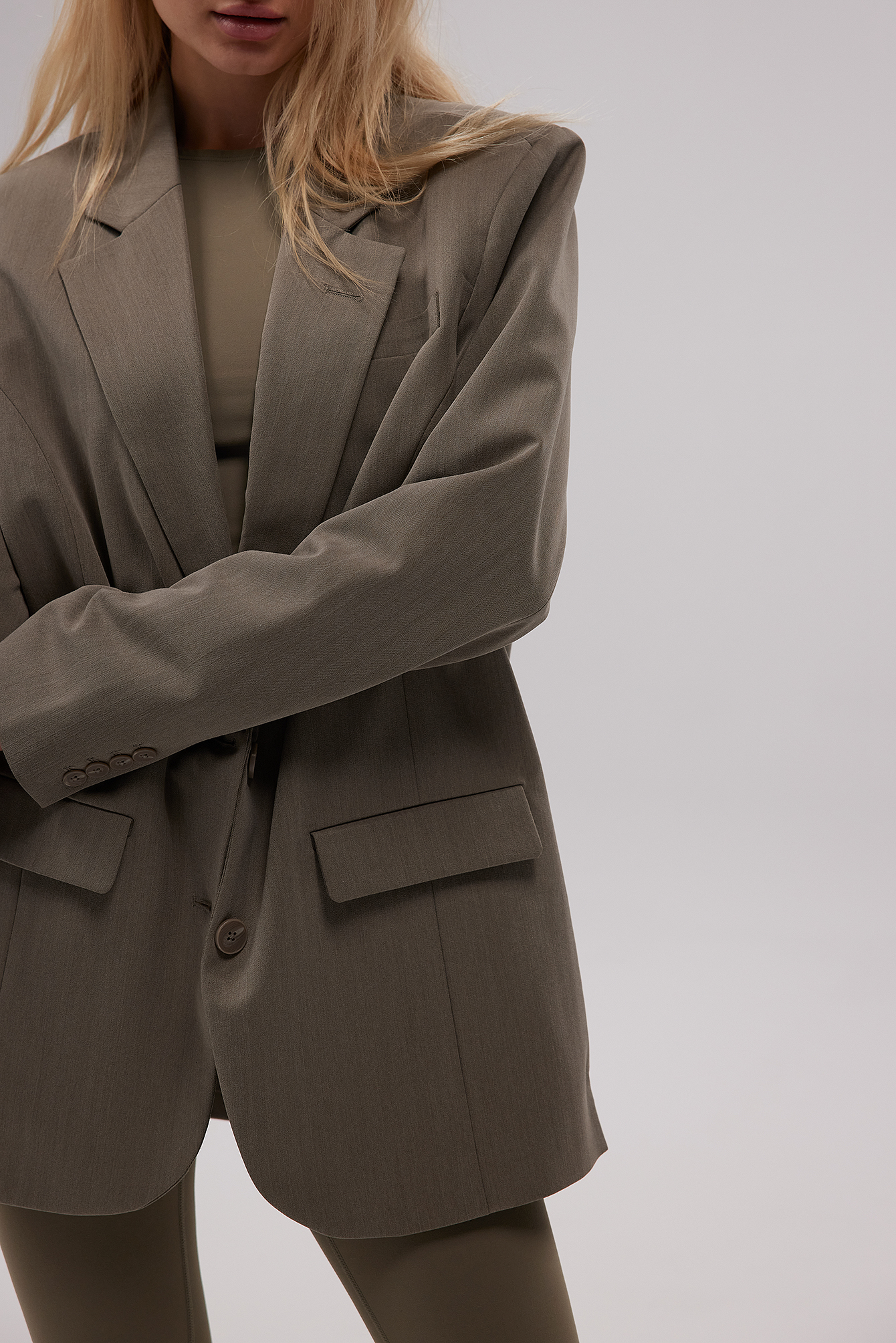 JOSEFINE HJ X NA-KD MEN'S FIT BLAZER BEIGE