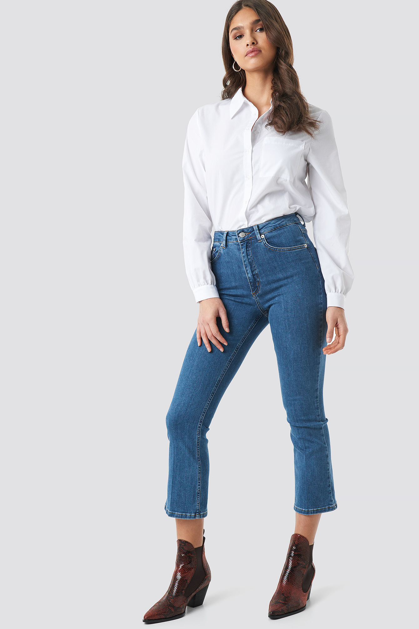 Mid Rise Cropped Flared Jeans Mid Blue