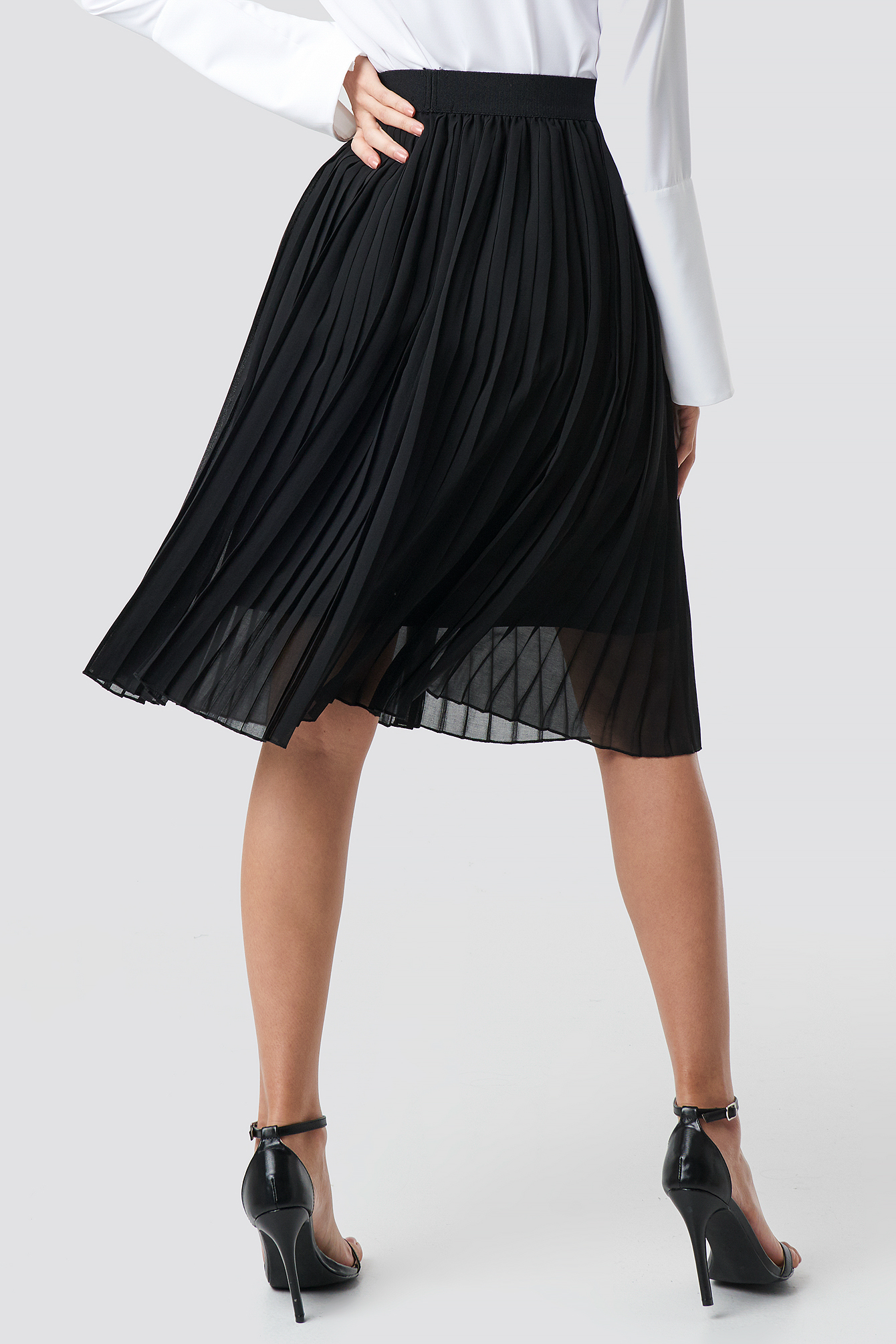 Black midi pleated skirt Clearance