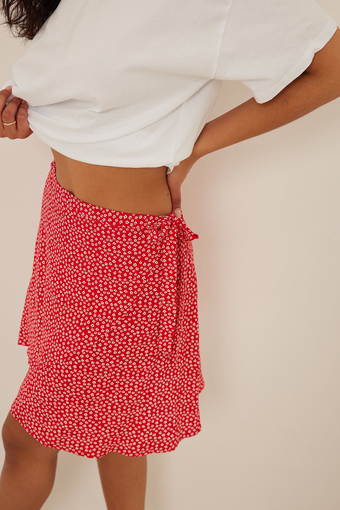 NA-KD Mini Wrapped Skirt - Red,Flower