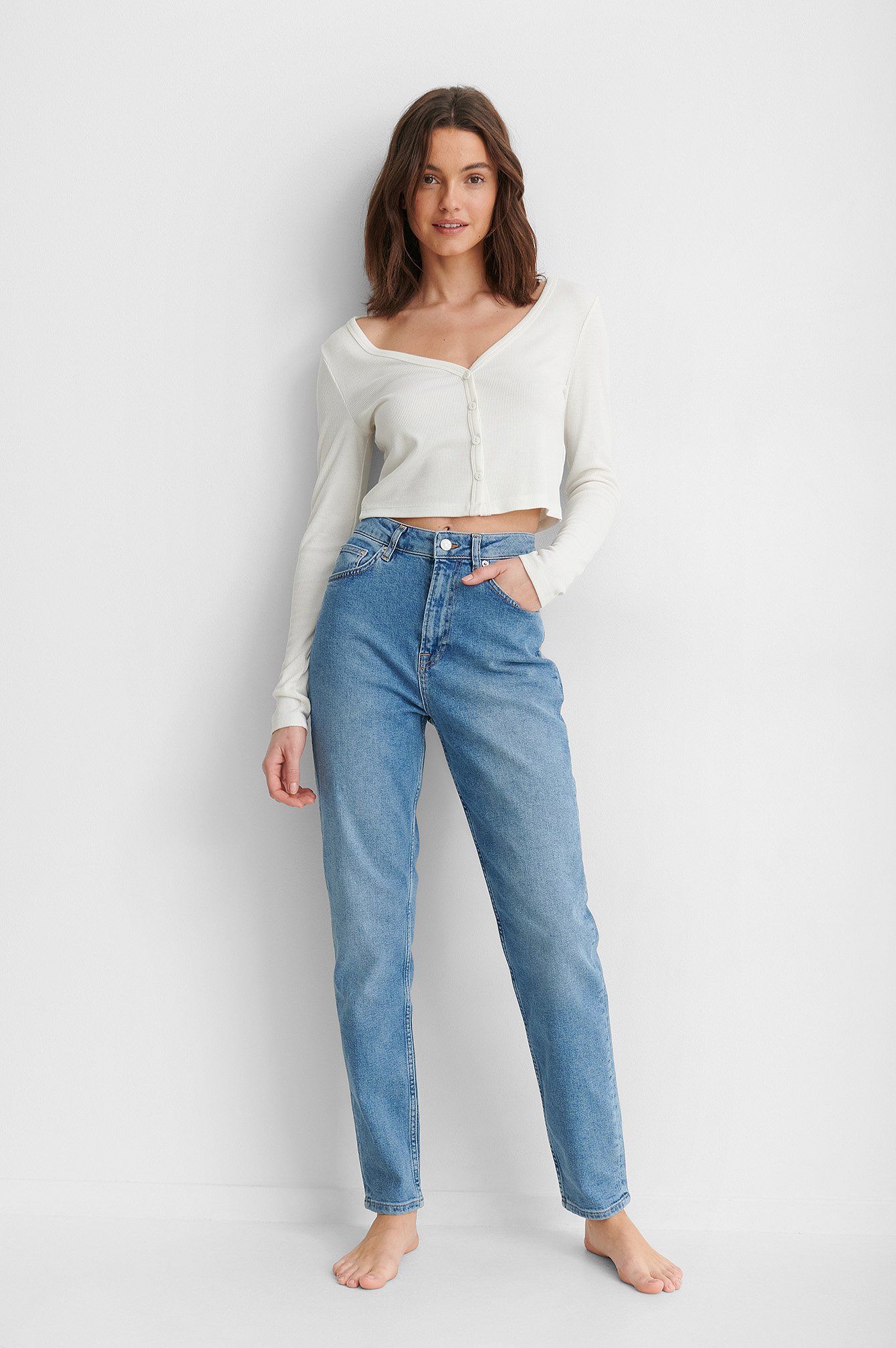 ripped levi mom jeans