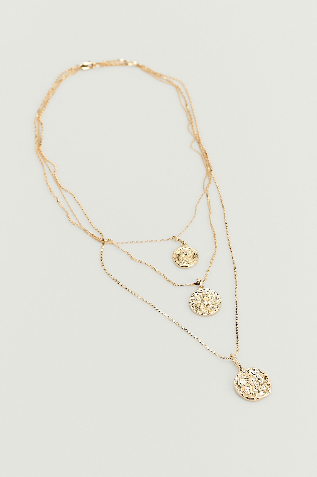 Gold Halsband med hängen i flera lager