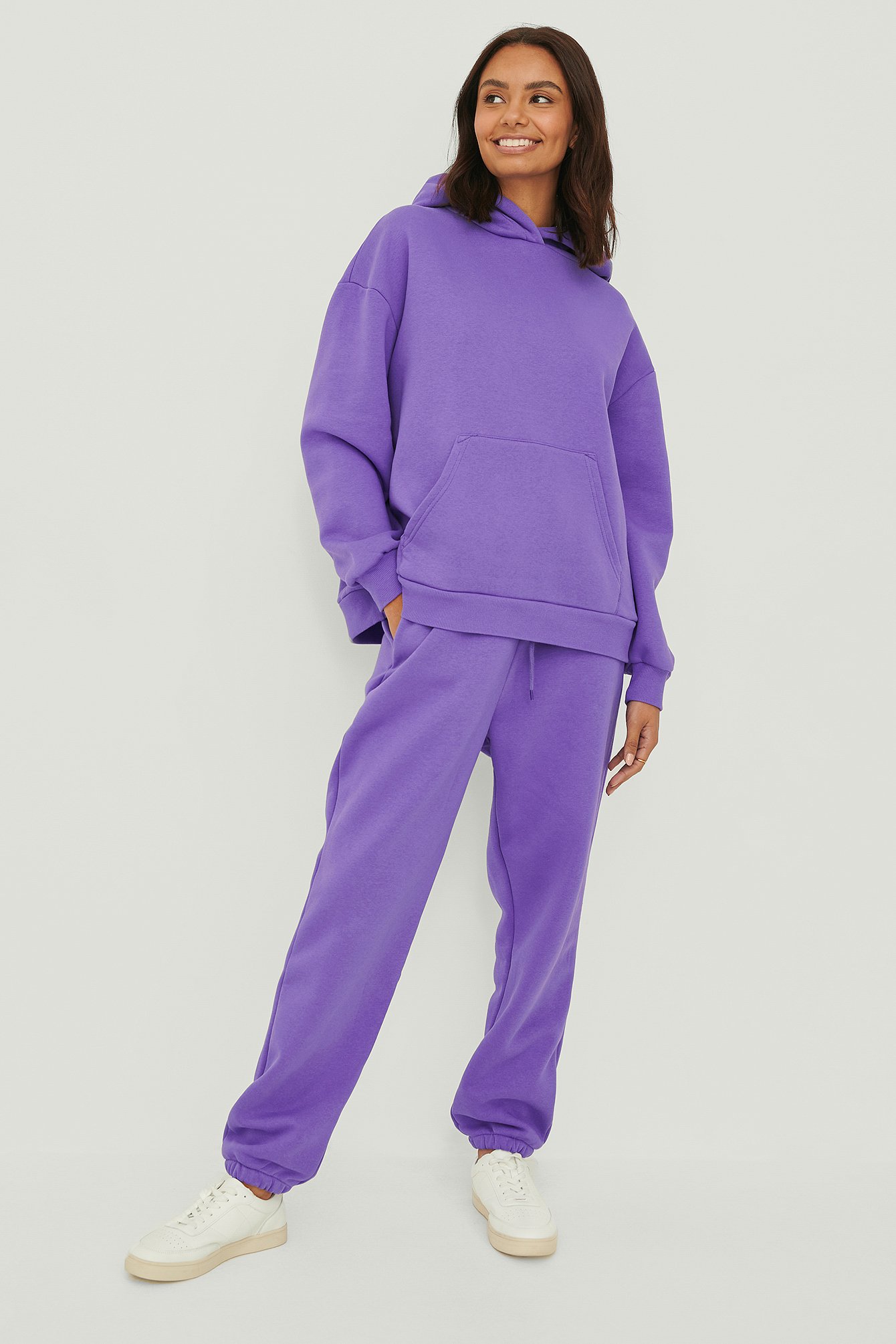 Purple Zwężane spodnie dresowe z organicznej tkaniny