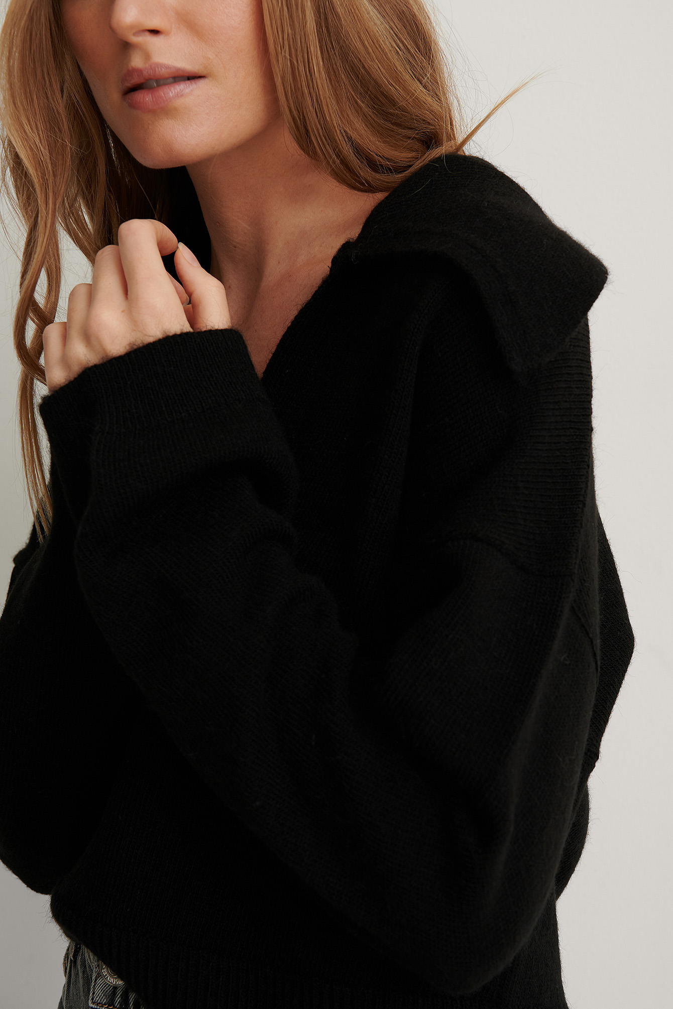 Wide Sleeve Collar Detail Knitted Sweater Black