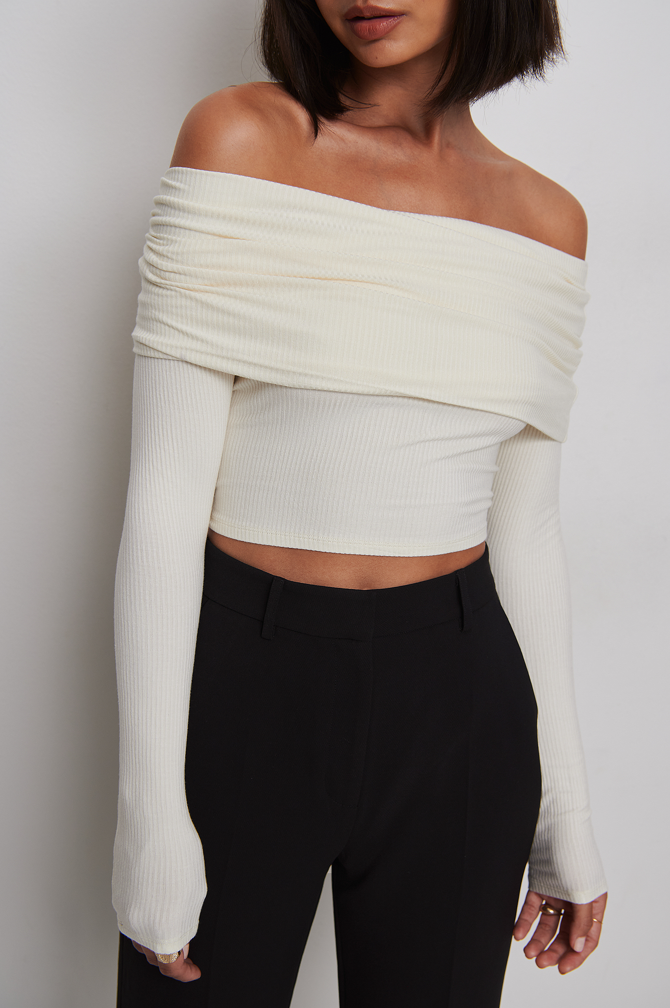 Off Shoulder Cropped Top Offwhite | na 
