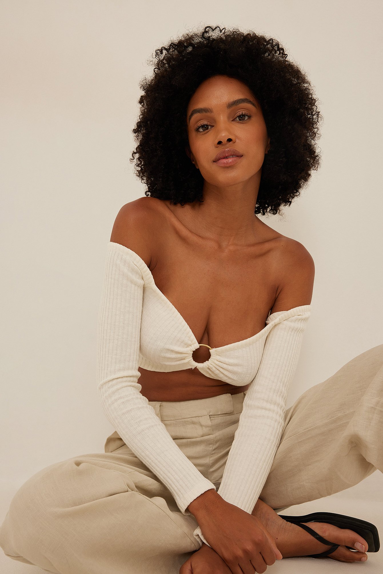 Offwhite Off Shoulder Ring Detail Top