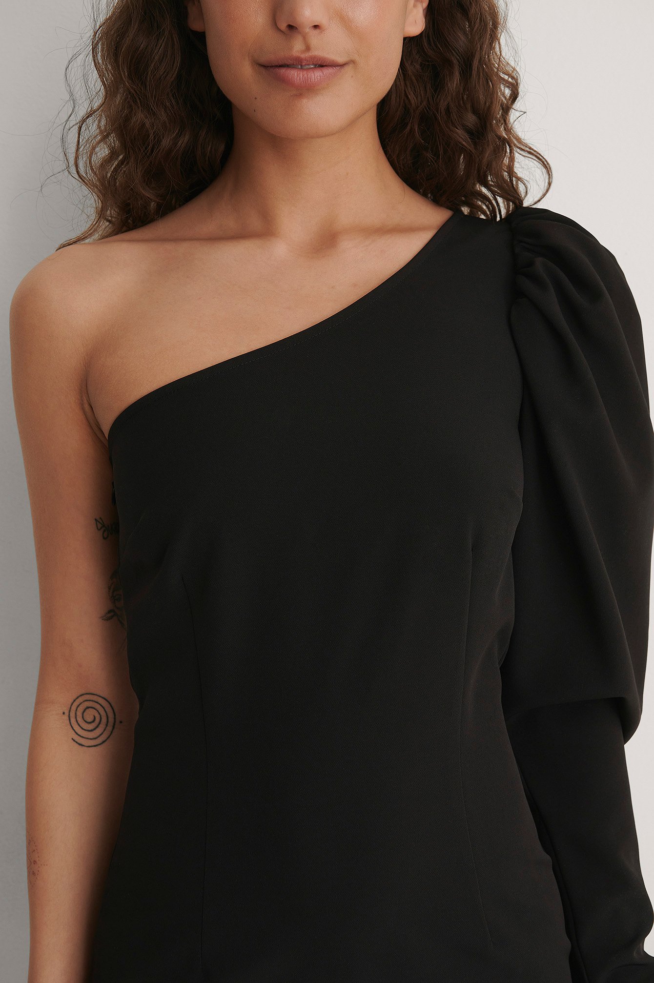 Black Einseitig Schulterfreies Kleid