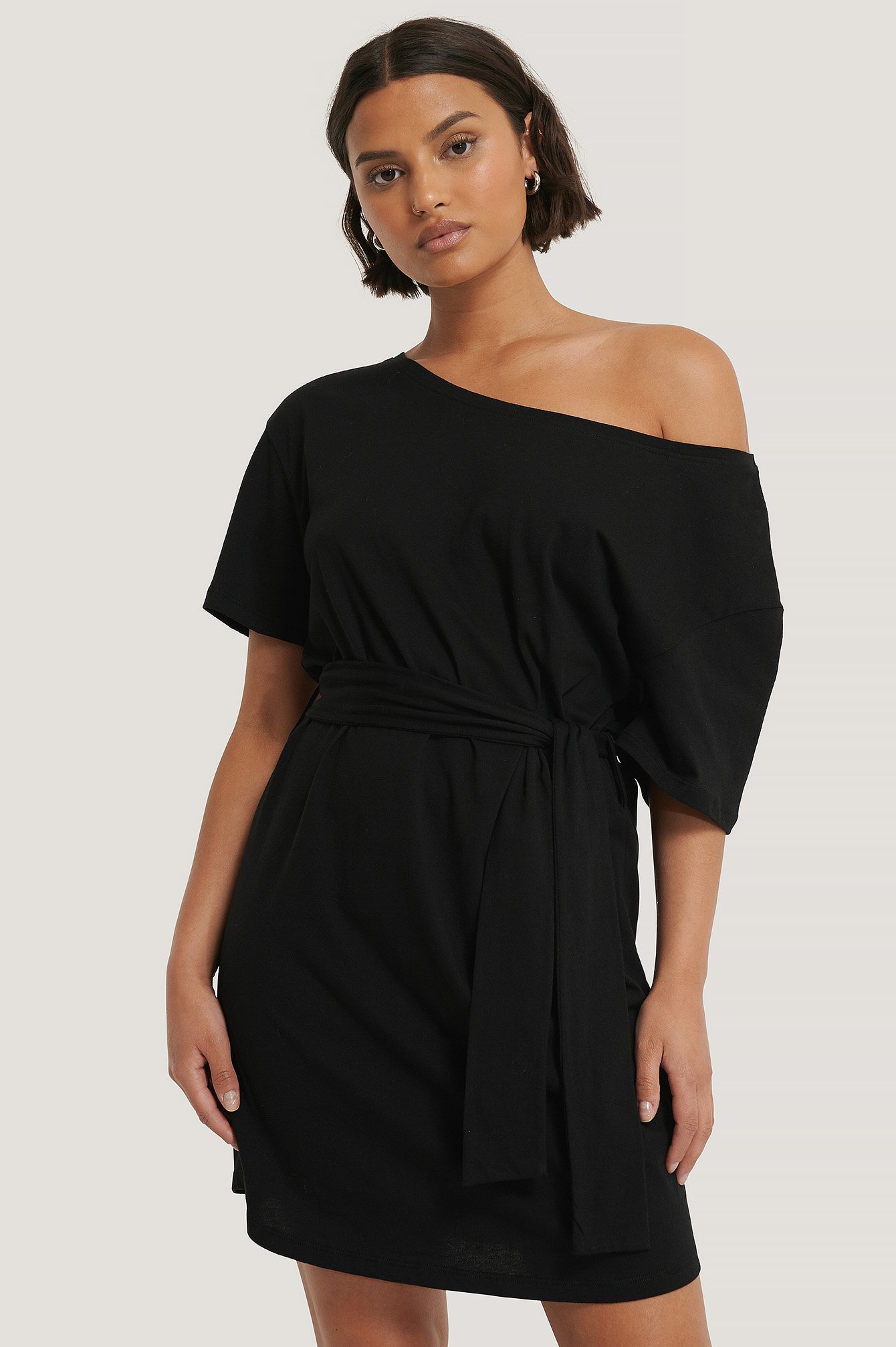 Black Einseitig Schulterfreies T-Shirt-Kleid Mit Gürtel