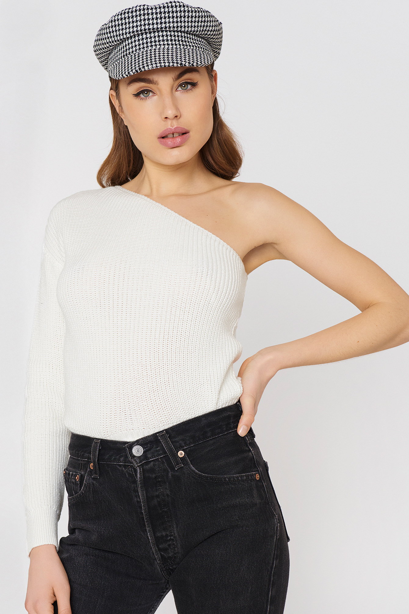 Offwhite NA-KD One Shoulder Oversize Knitted Sweater