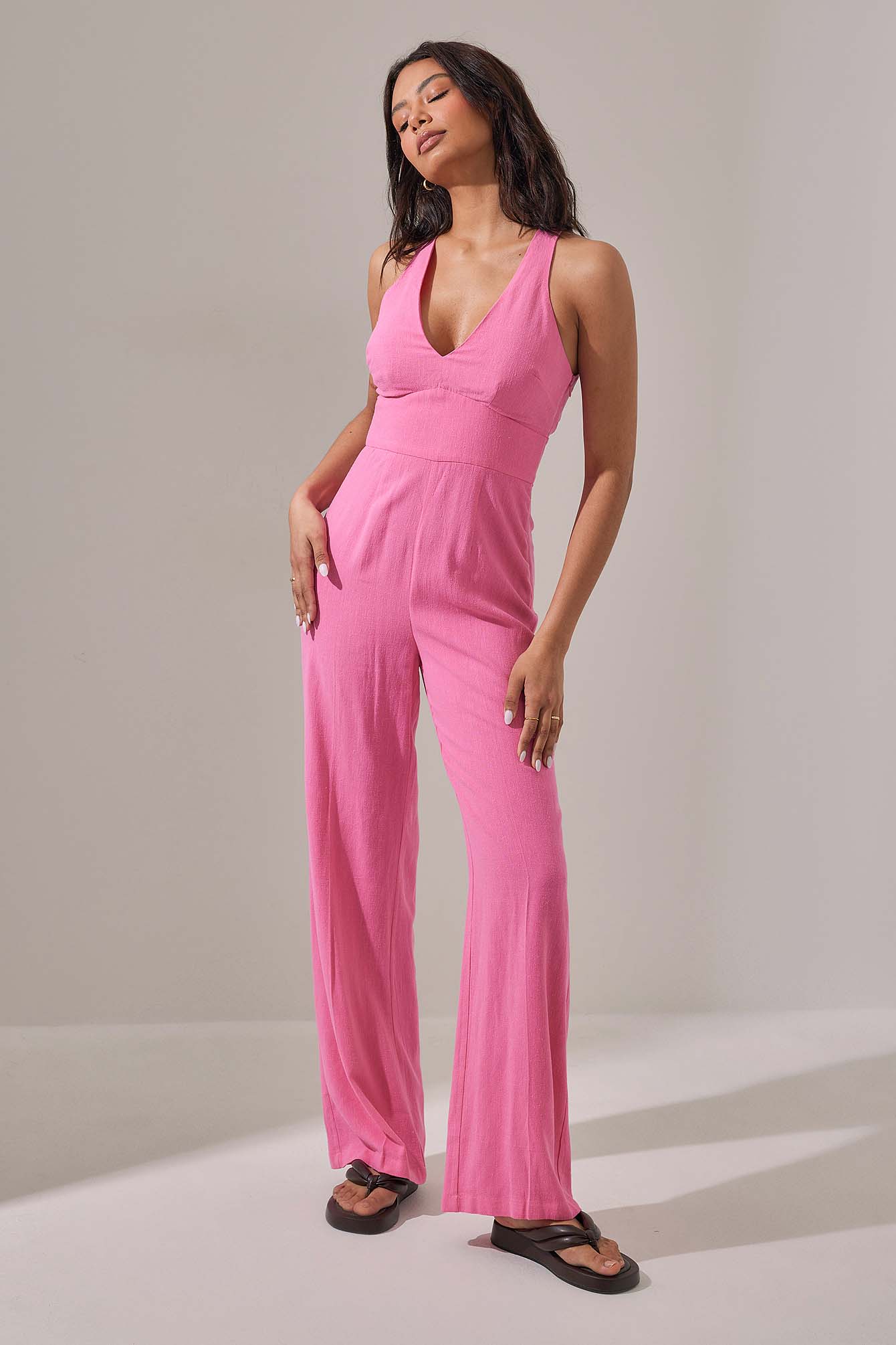 Damen Bekleidung Anzüge NA-KD Handpicked x Jumpsuit mit offenem Rücken in Pink 