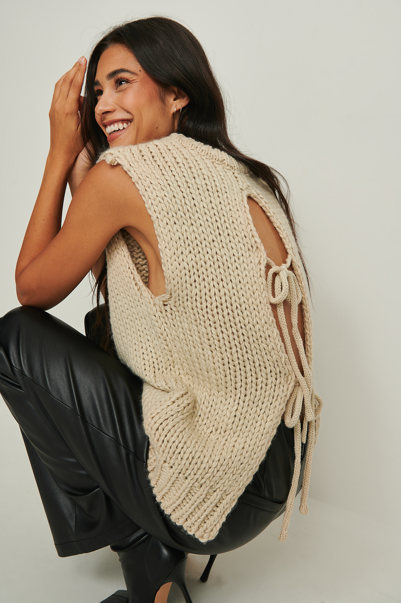 Open Back Knitted Vest Beige | na-kd.com