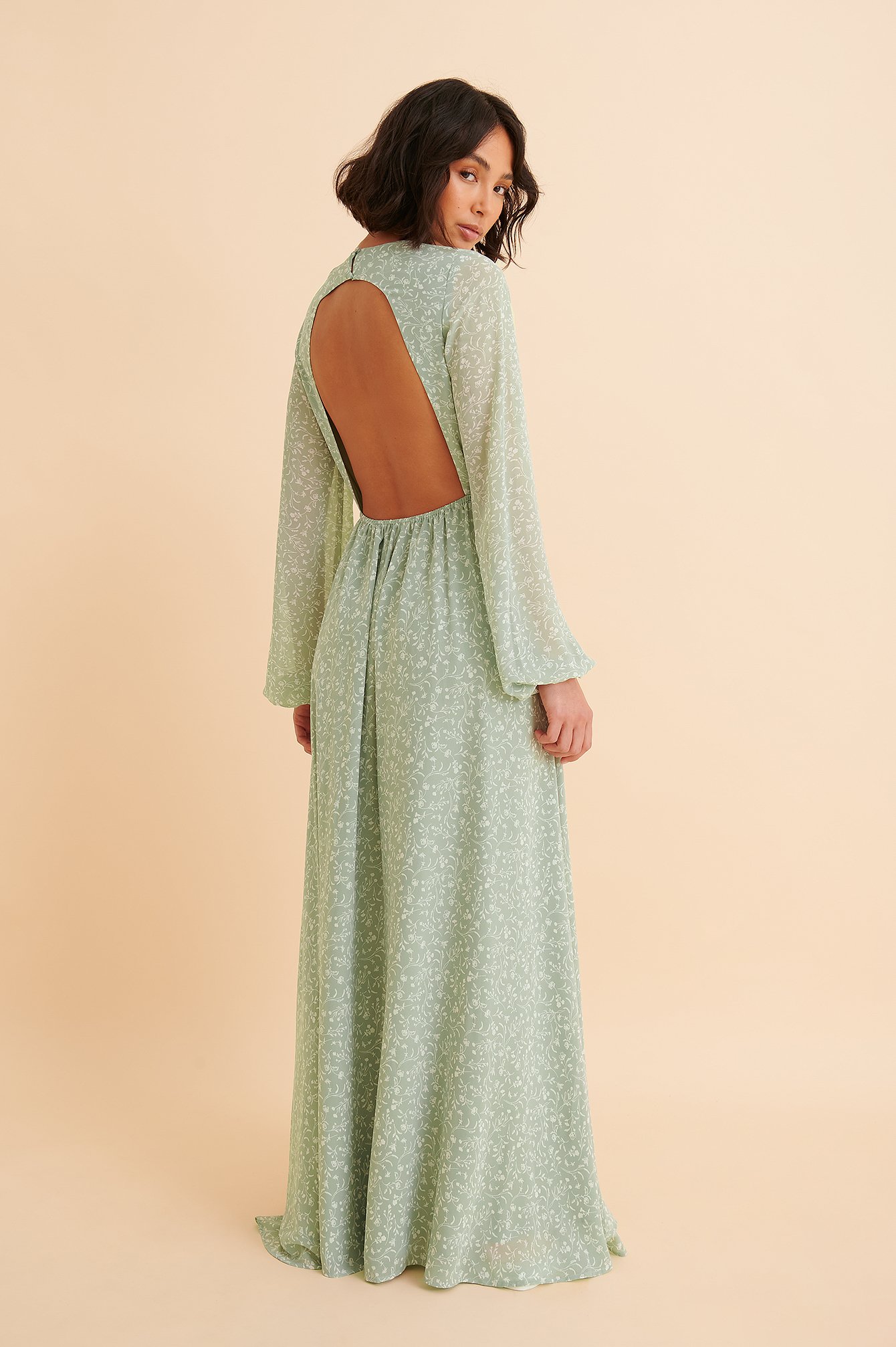 Green Flower Print Recyklingowana sukienka maxi odsłaniająca plecy