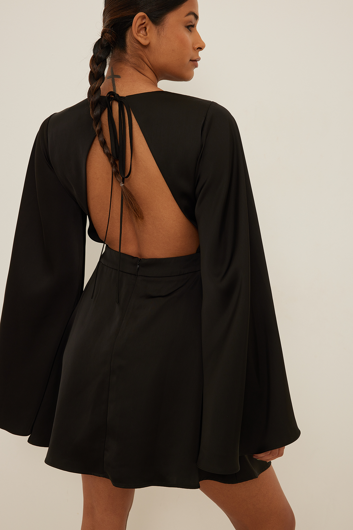 Open Back Mini Dress Black | na-kd.com