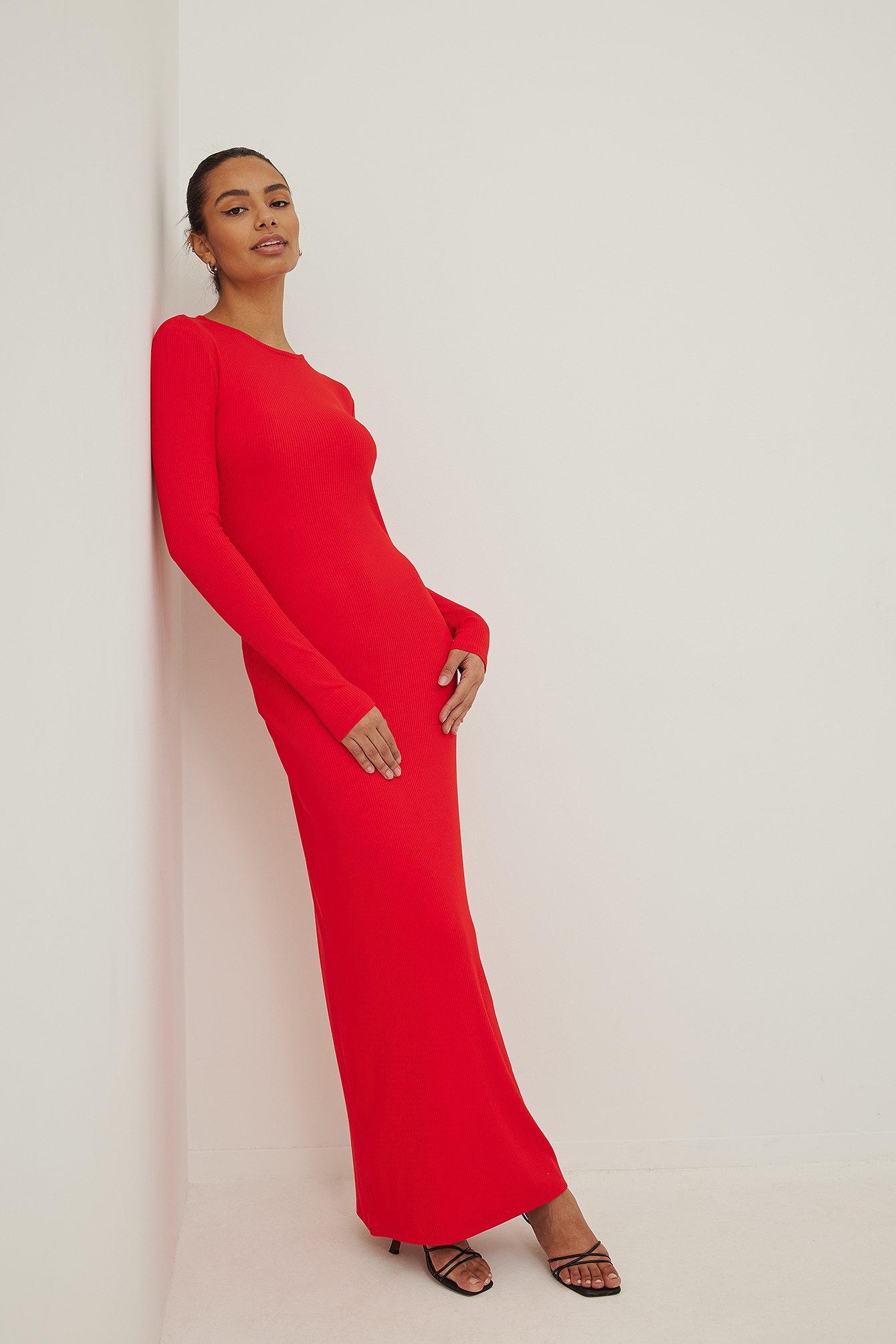 chiffon saree with sleeveless blouse