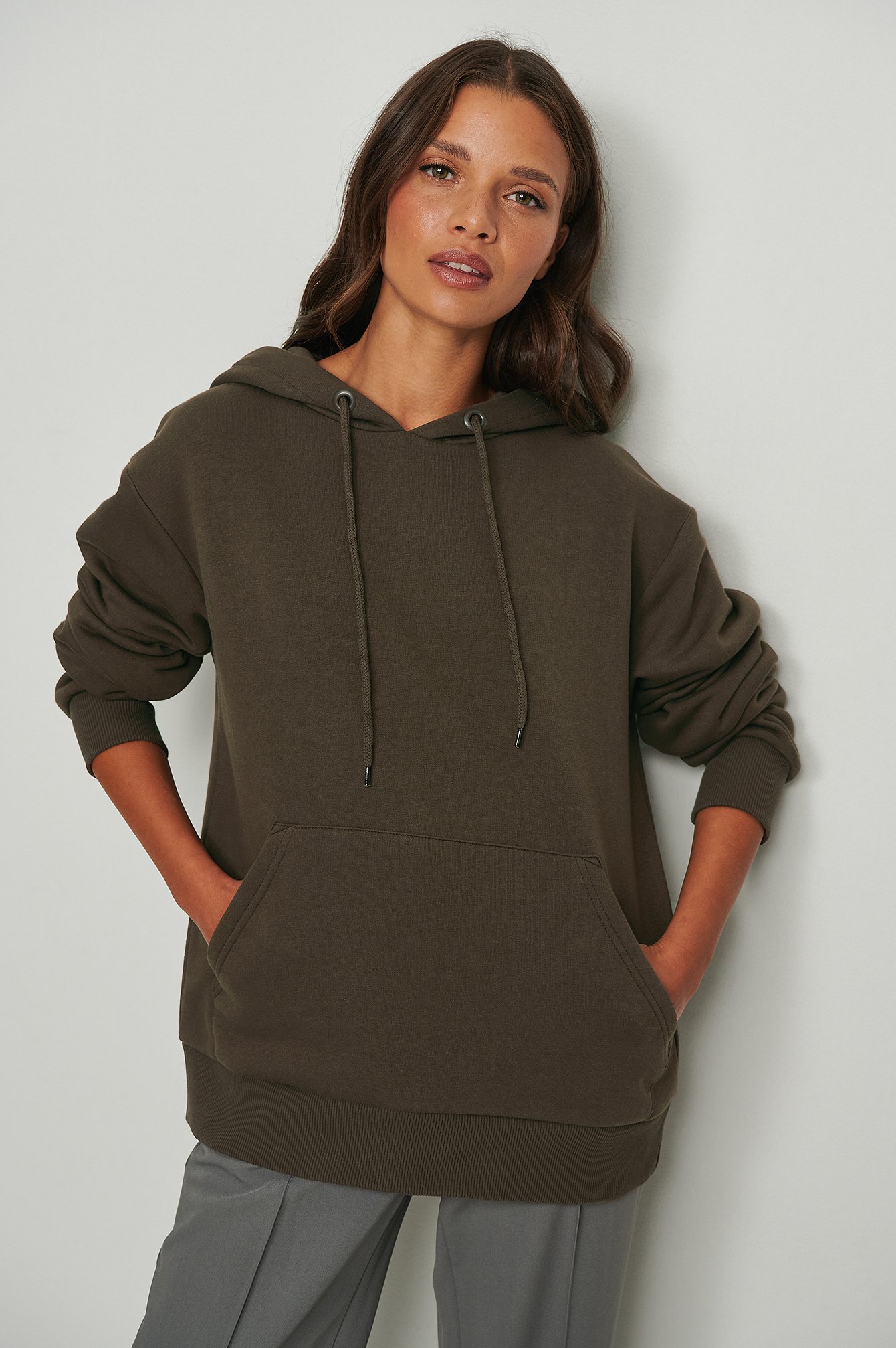 NA-KD Basic Ekologisk oversize hoodie med borstad yta - Brown
