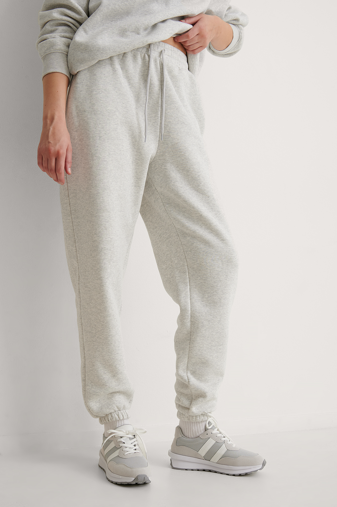 Pantalón de chándal estrecho cepillado orgánico Gris | na-kd.com