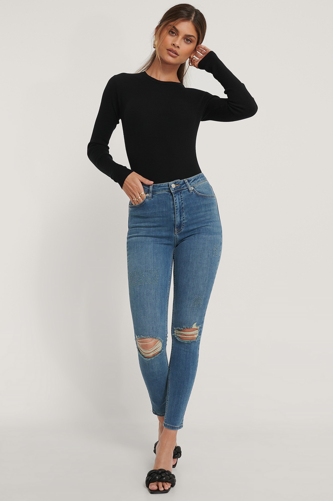 NA-KD Denim Reborn Organische Skinny Jeans mit hoher Taille Used-Look in Blau Damen Bekleidung Jeans Röhrenjeans 