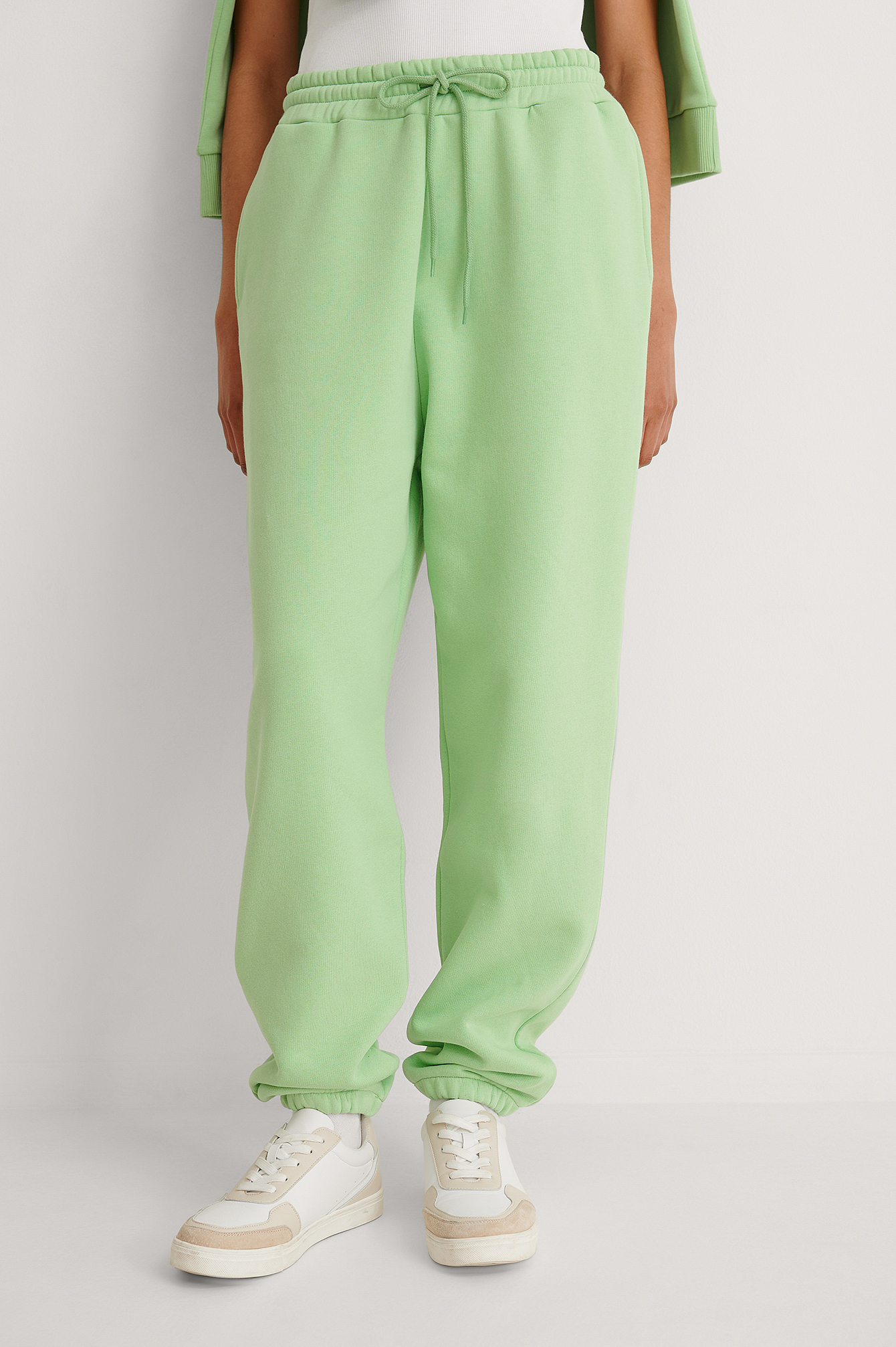 Tapered Sweatpants Green | na-kd.com