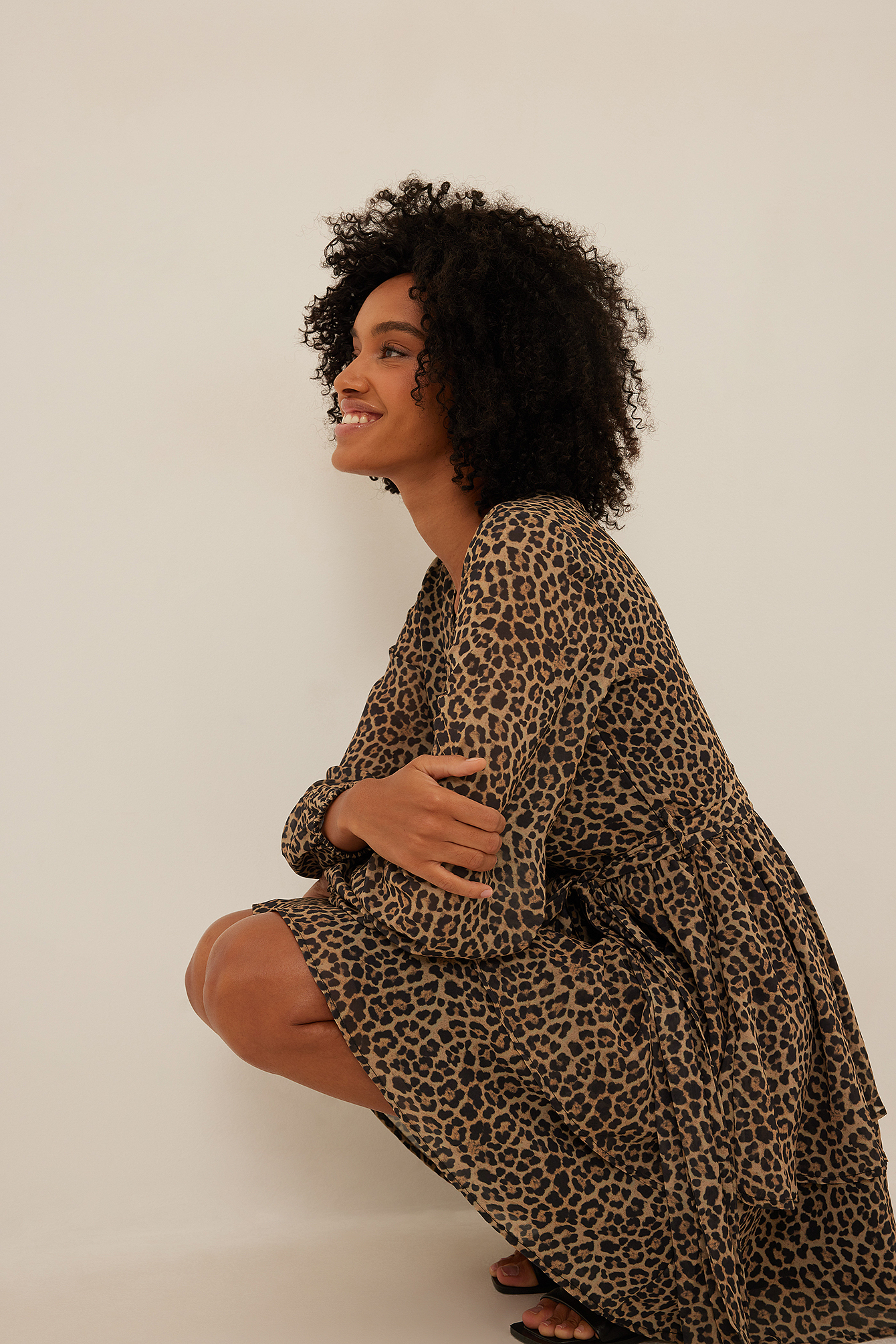 Mode Jurken Chiffon jurken Zara Chiffon jurk bruin volledige print casual uitstraling 