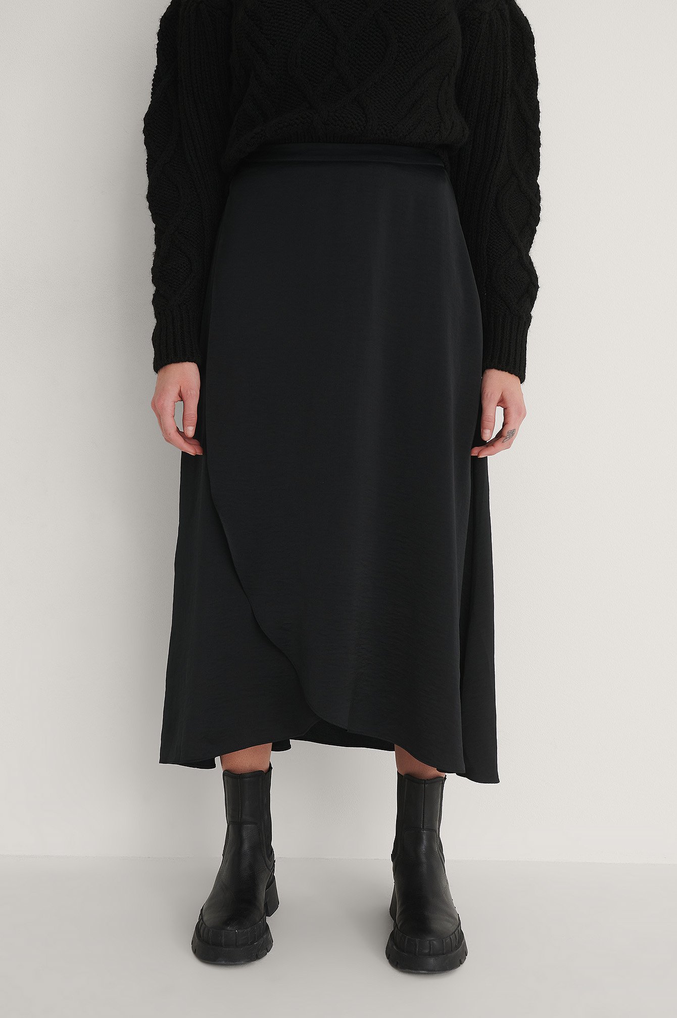 Black Slå-om-nederdel