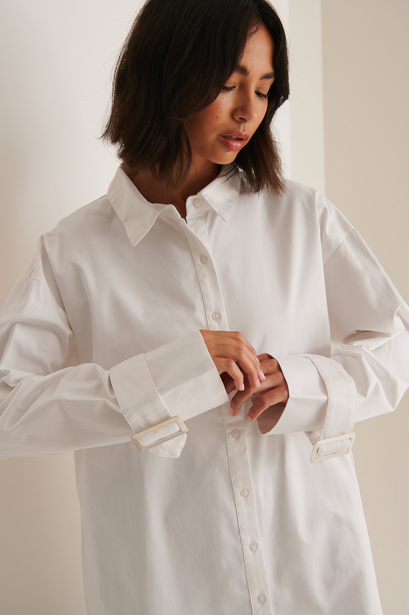 White Oversize Skjorta Med Spänne