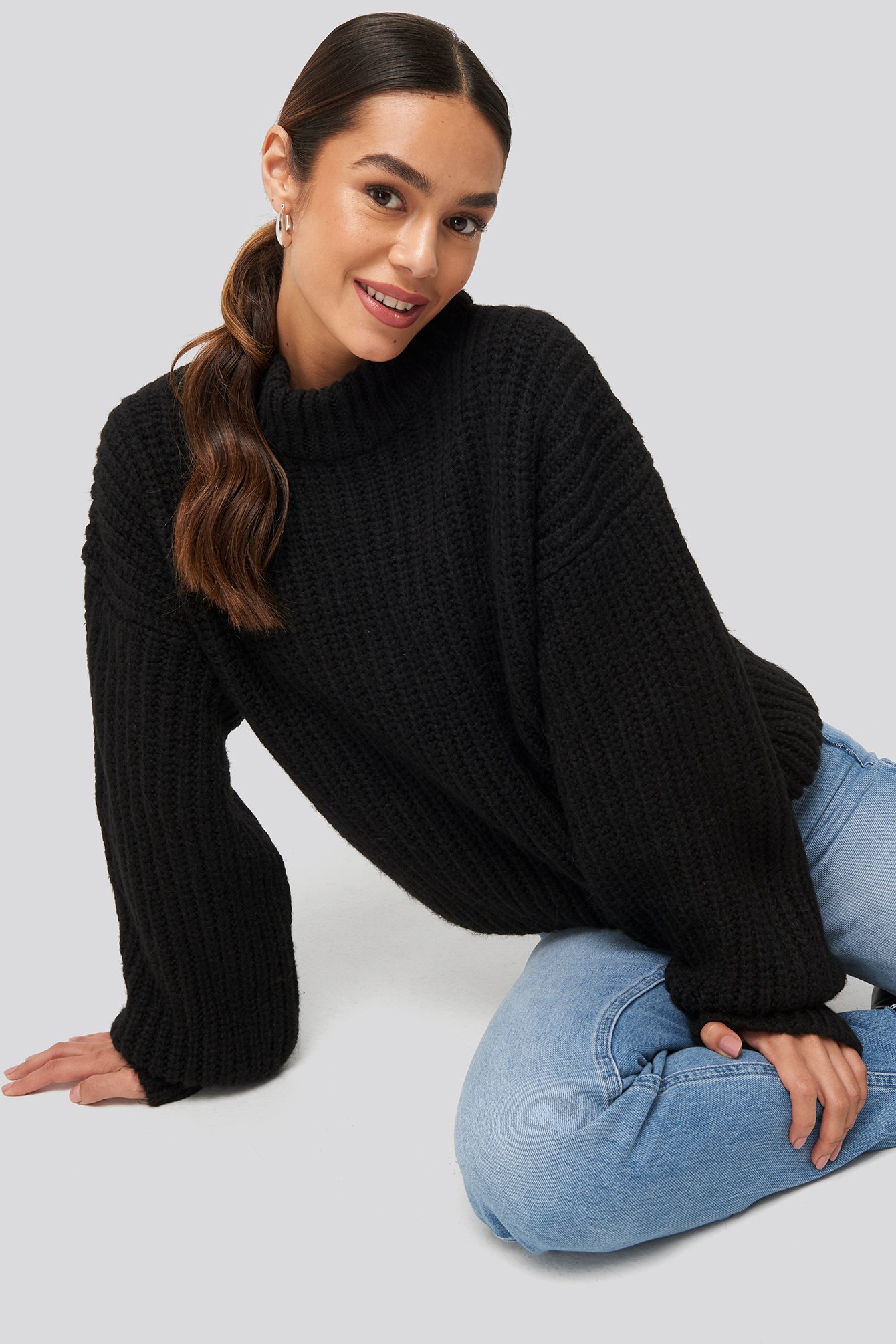 Round Neck Knitted Sweater Black | NA-KD