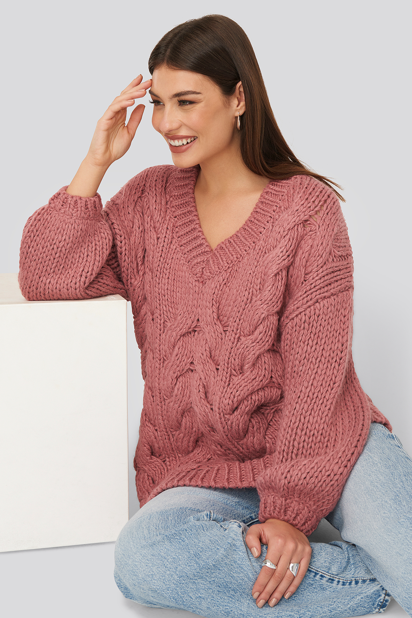 Wool Blend V-Neck Heavy Knitted Cable Sweater Dusty Pink