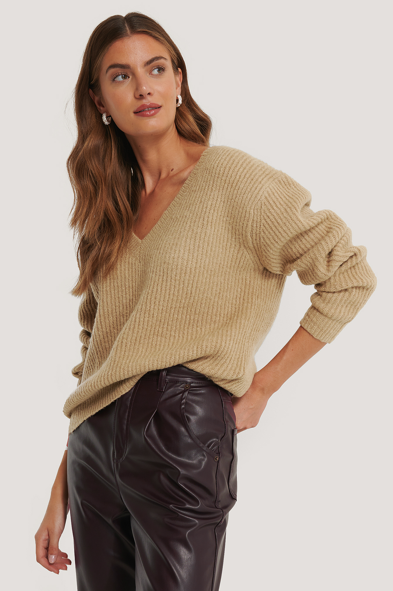 Oversized Trui Met V-Hals Beige | na-kd.com
