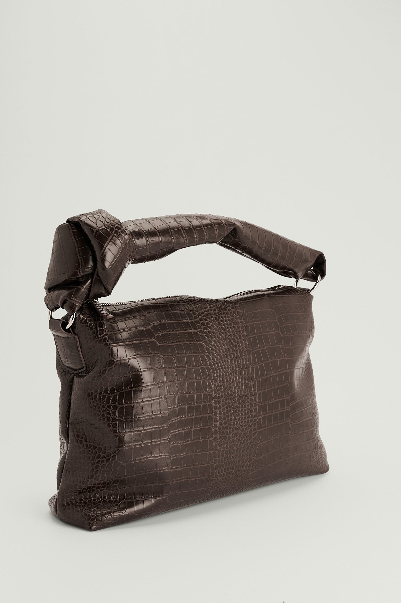 dark brown leather bolsa