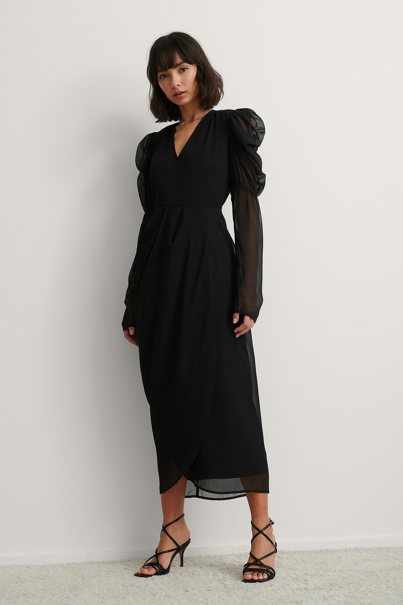 Black Kleid Mit Gepolsterten Schultern