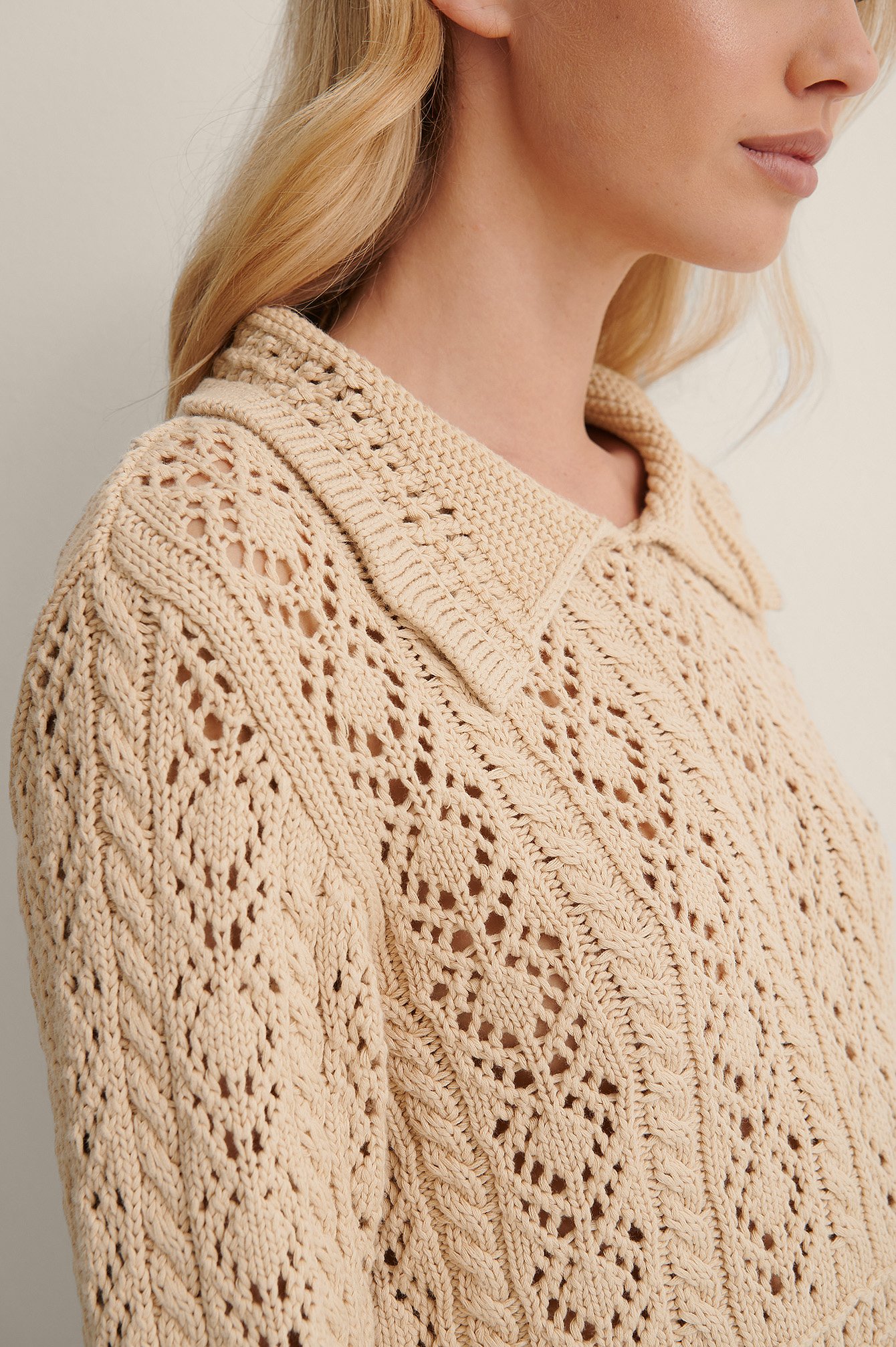 Light Beige Pattern Knit Collar Detail Sweater