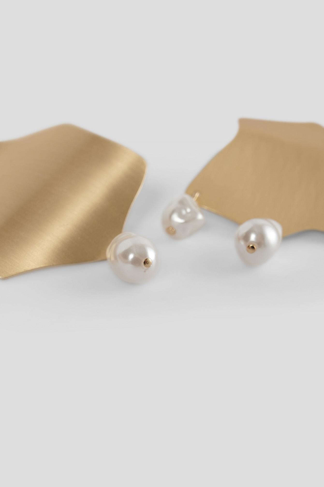Gold Pearl Detailed Plate Earrings