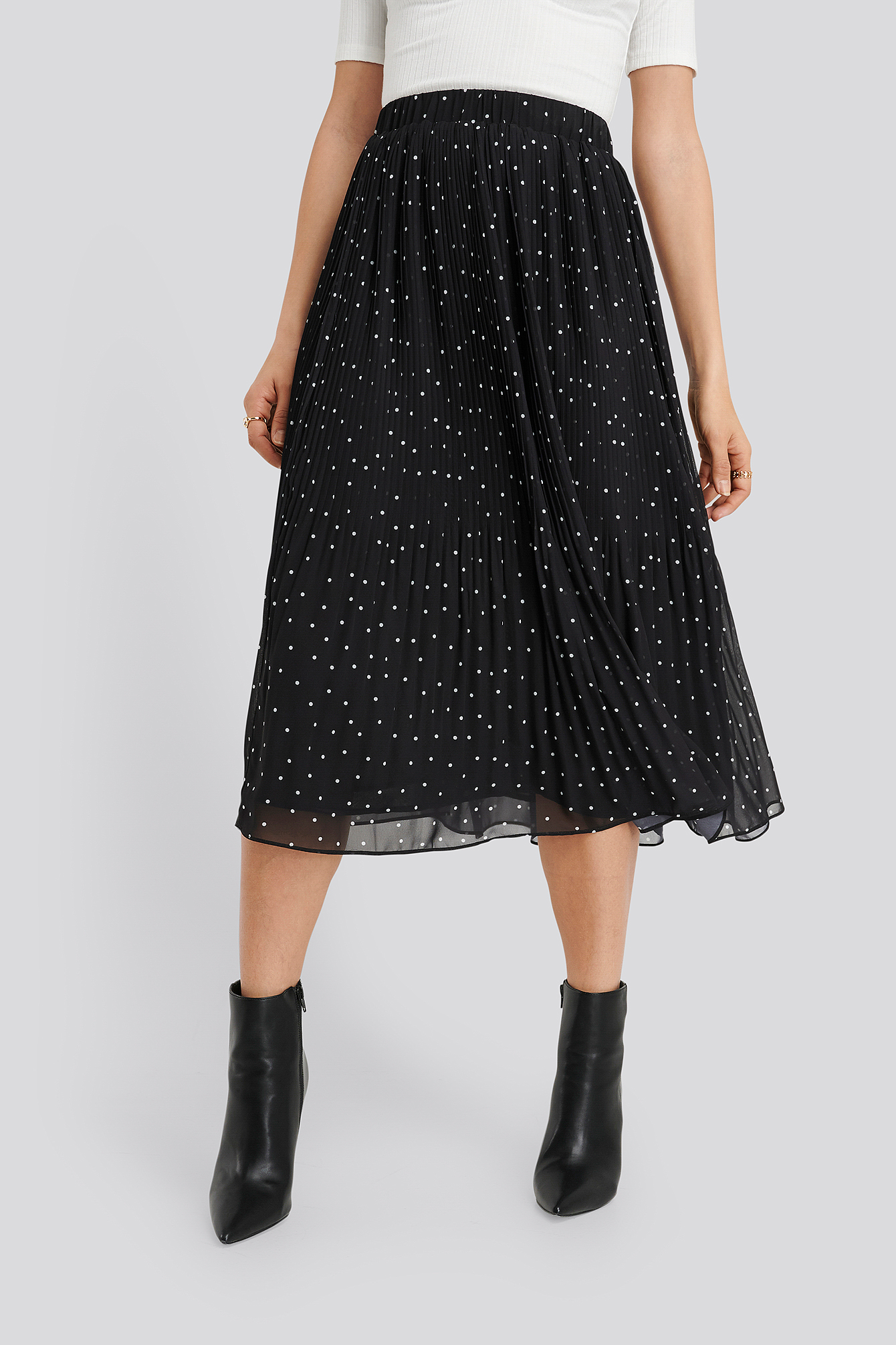 Black Pleated Dotted Skirt
