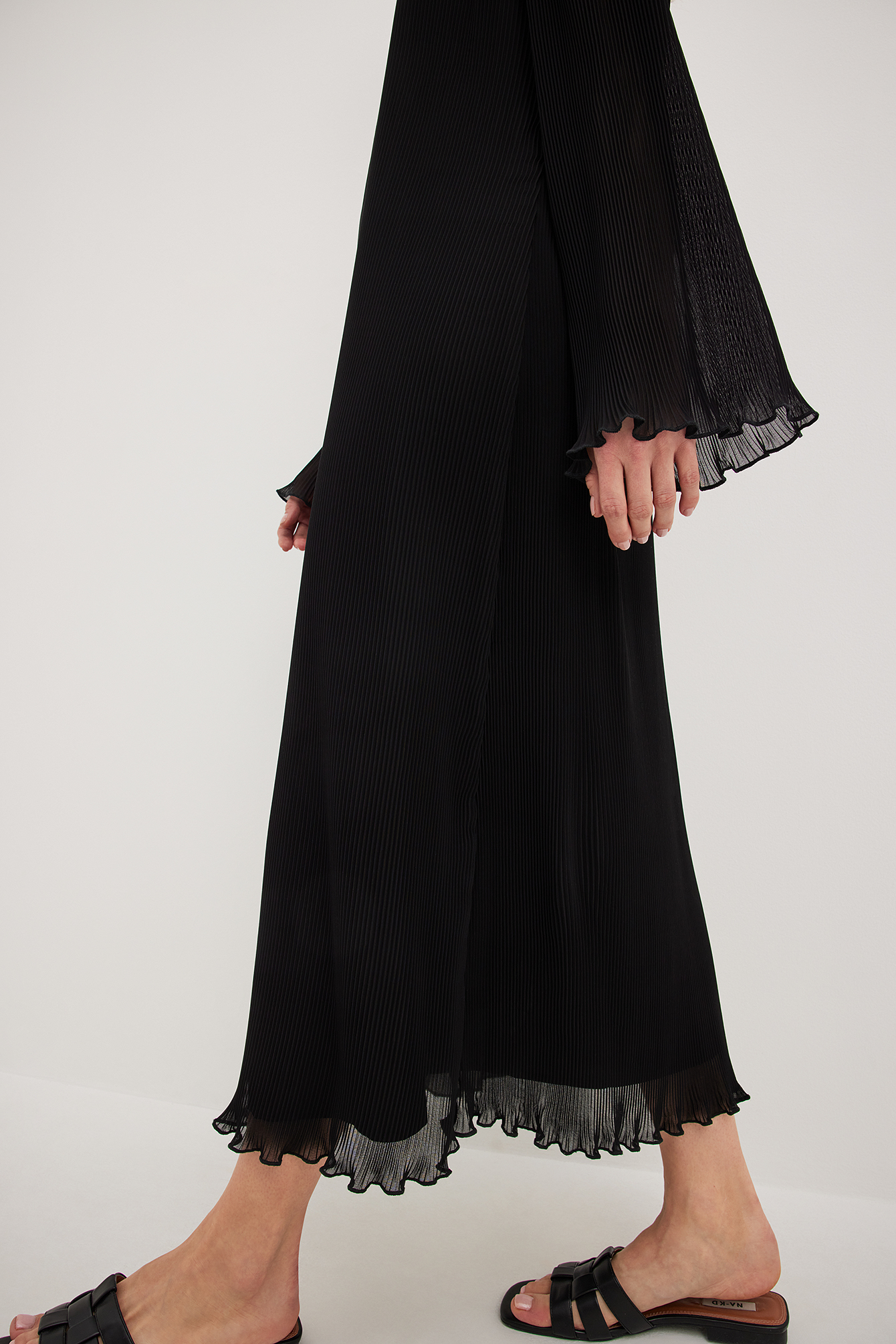 Pleated Maxi Dress Black NAKD