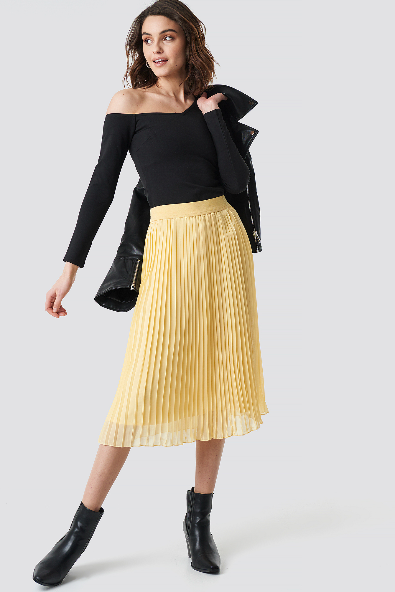 Pleated Midi Skirt Light Yellow