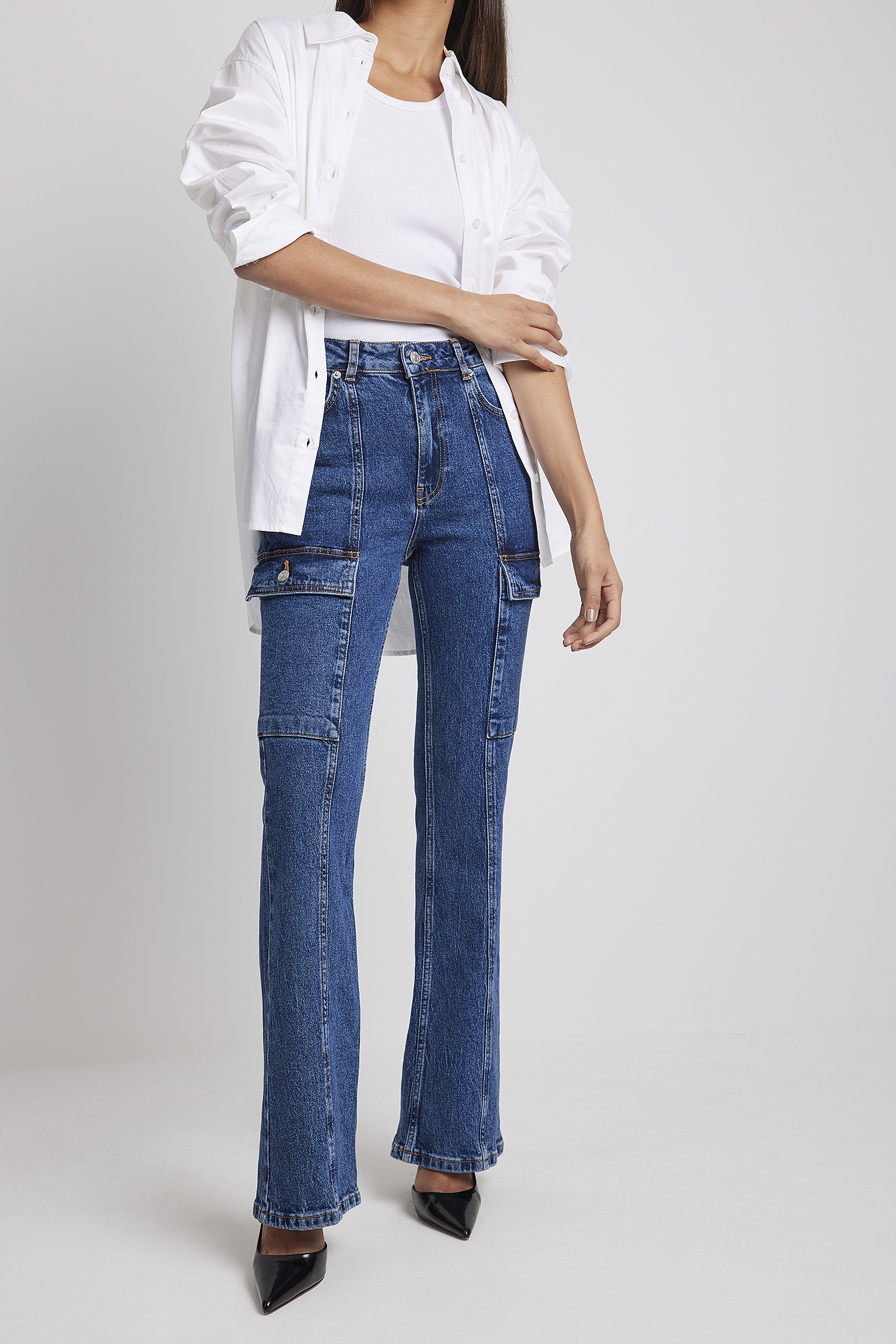 NA-KD Denim Trend Jeans mit Kontrastnähten in Schwarz Damen Bekleidung Jeans Bootcut Jeans 