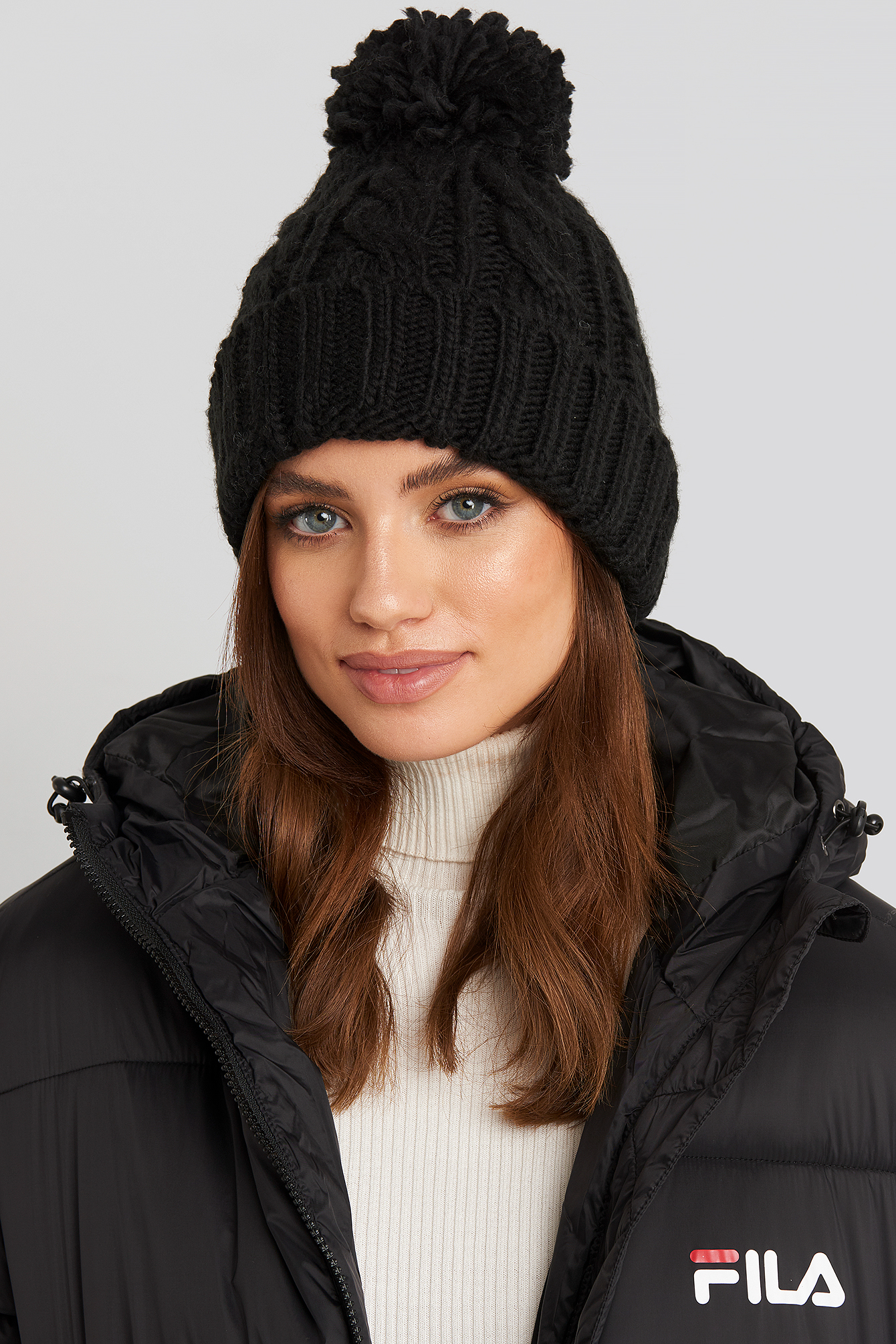 Pom Pom Cableknit Beanie Black
