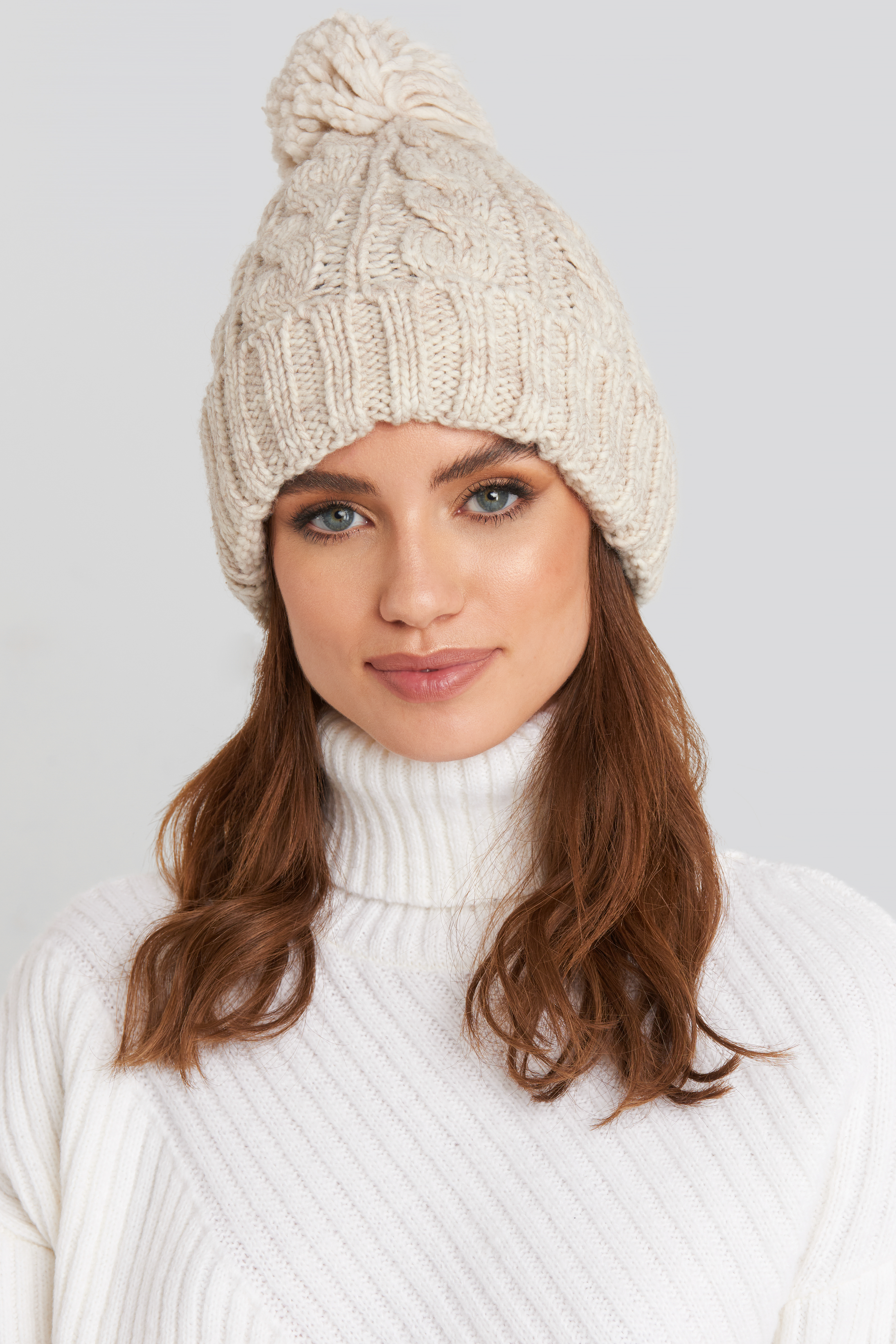 Pom Pom Cableknit Beanie Light Beige