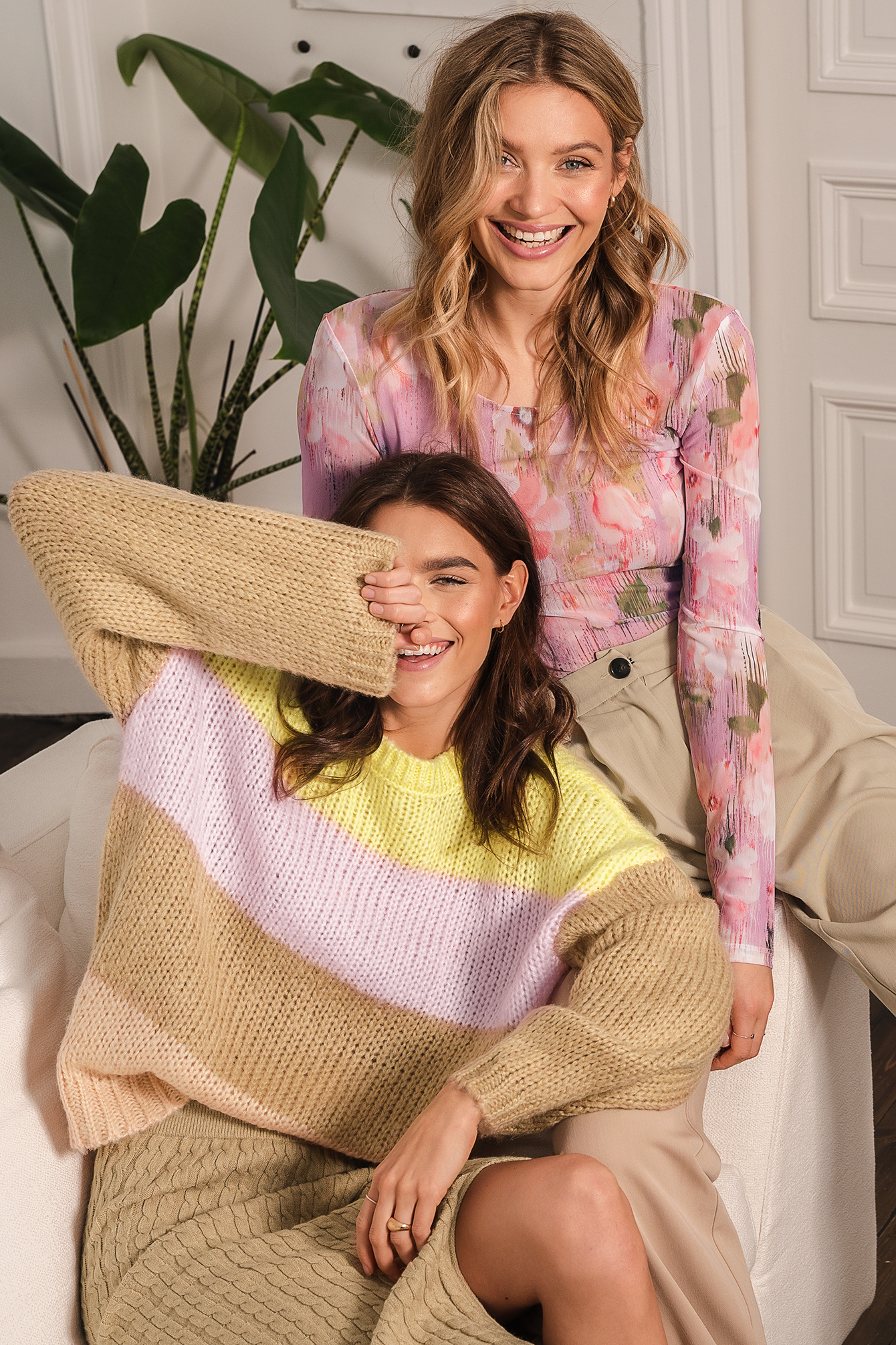 Printed Deep Round Neck Mesh Top Pink Flower