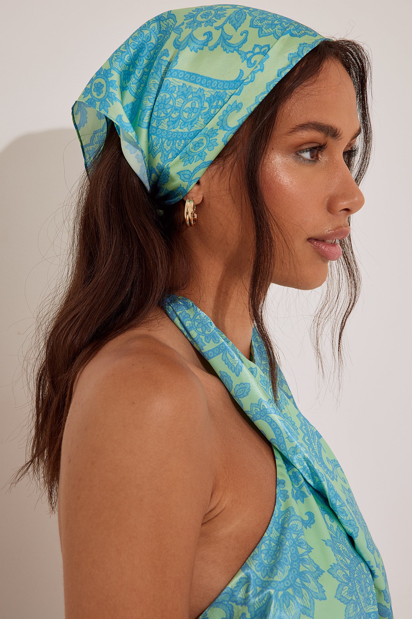 NA-KD Seide Accessories Bedrucktes Haartuch aus recyceltem Material Damen Accessoires Schals 