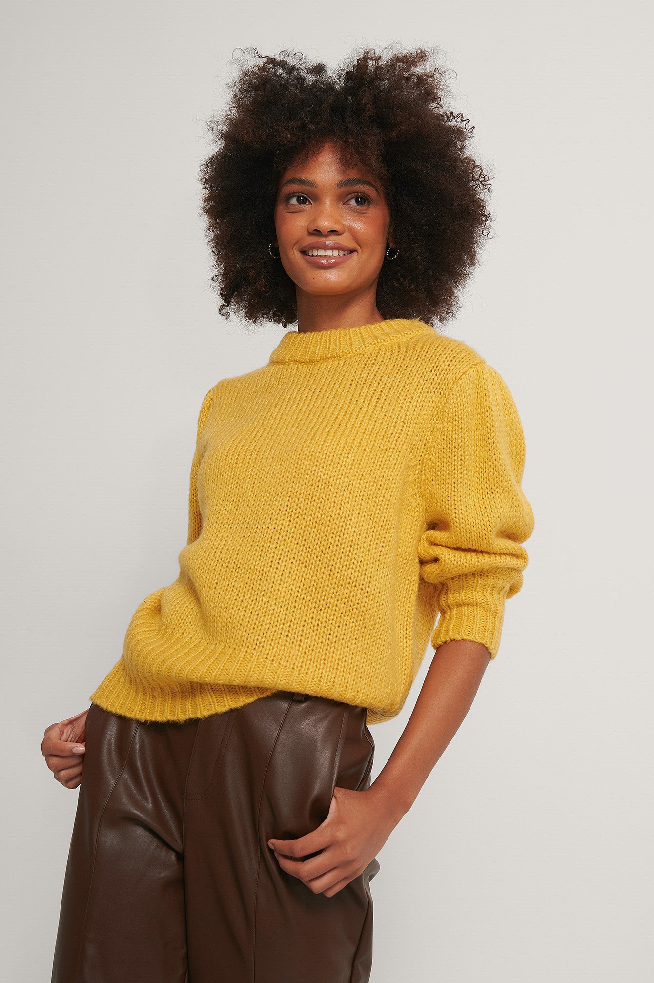 Slud berømt gennemse Puff LS Round Neck Knitted Sweater Gul | NA-KD