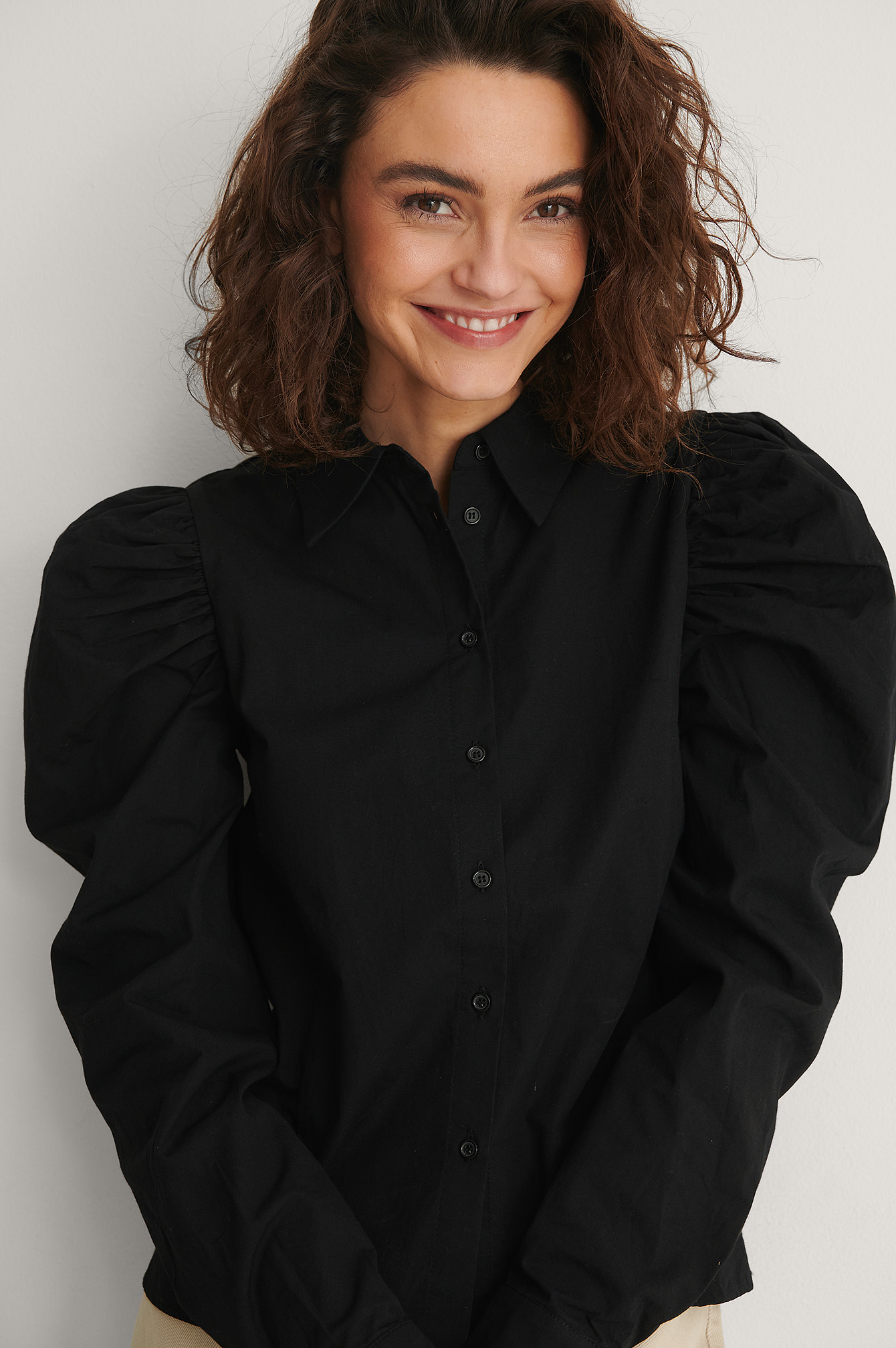 Black shirt with puff sleeves Clearance